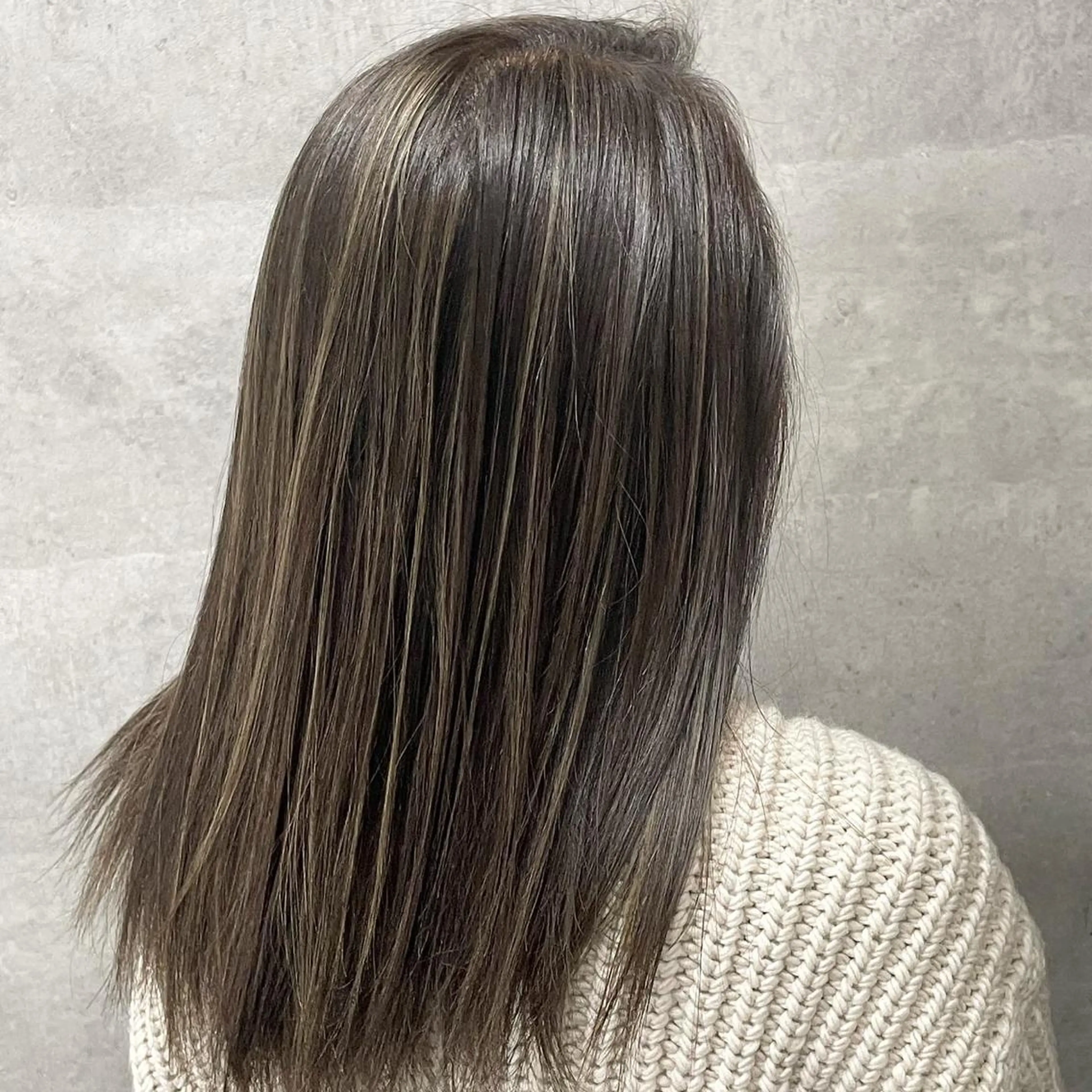 セミロング カラー グレージュ ハイライトカラー ハイライト Le'a所属・渋谷/フェード/ 國分 翔のヘアスタイル