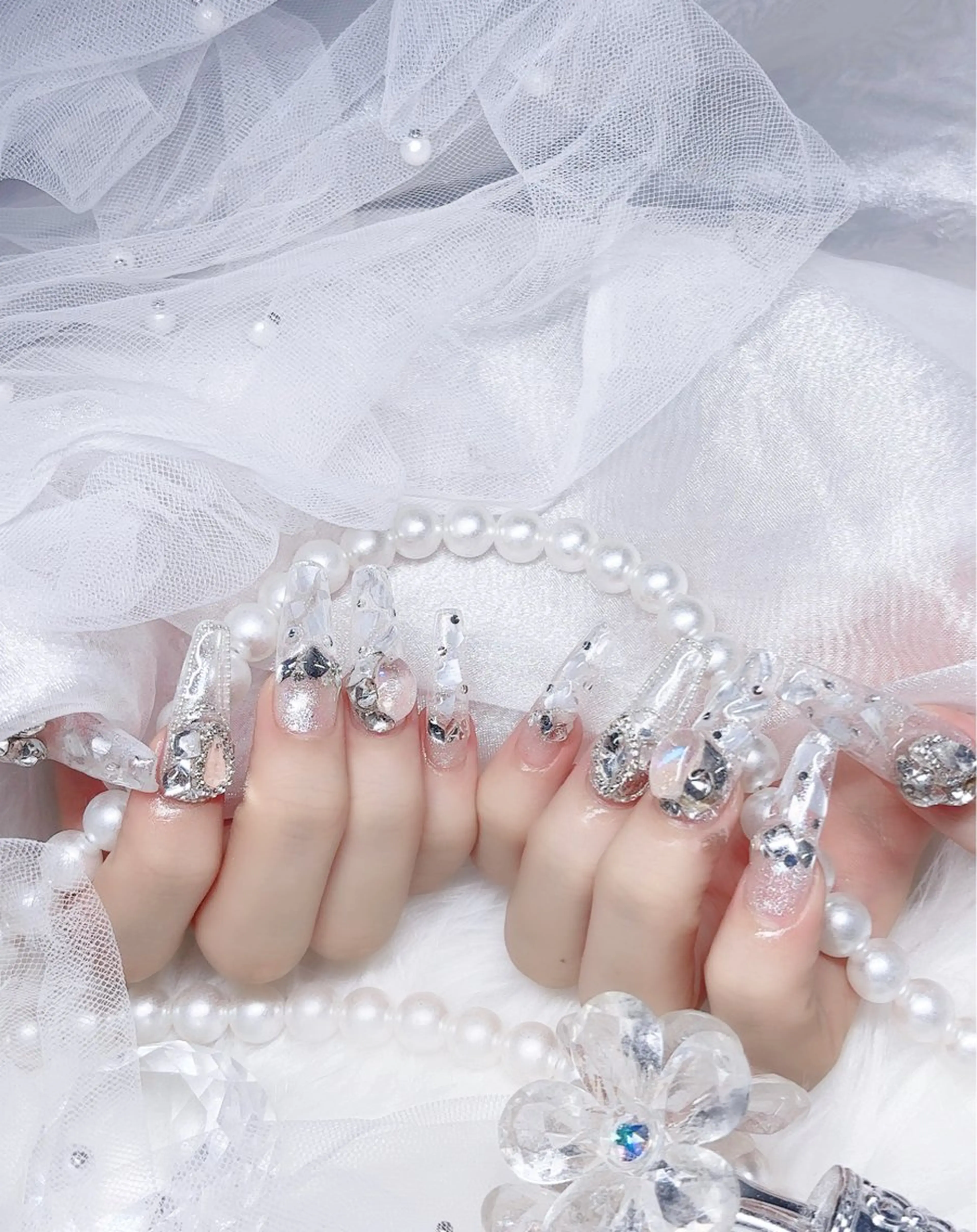 ネイル オーロラネイル 成人式 フットネイル 韓国ネイル ロングネイル Yudia🦋 azuのネイルデザイン