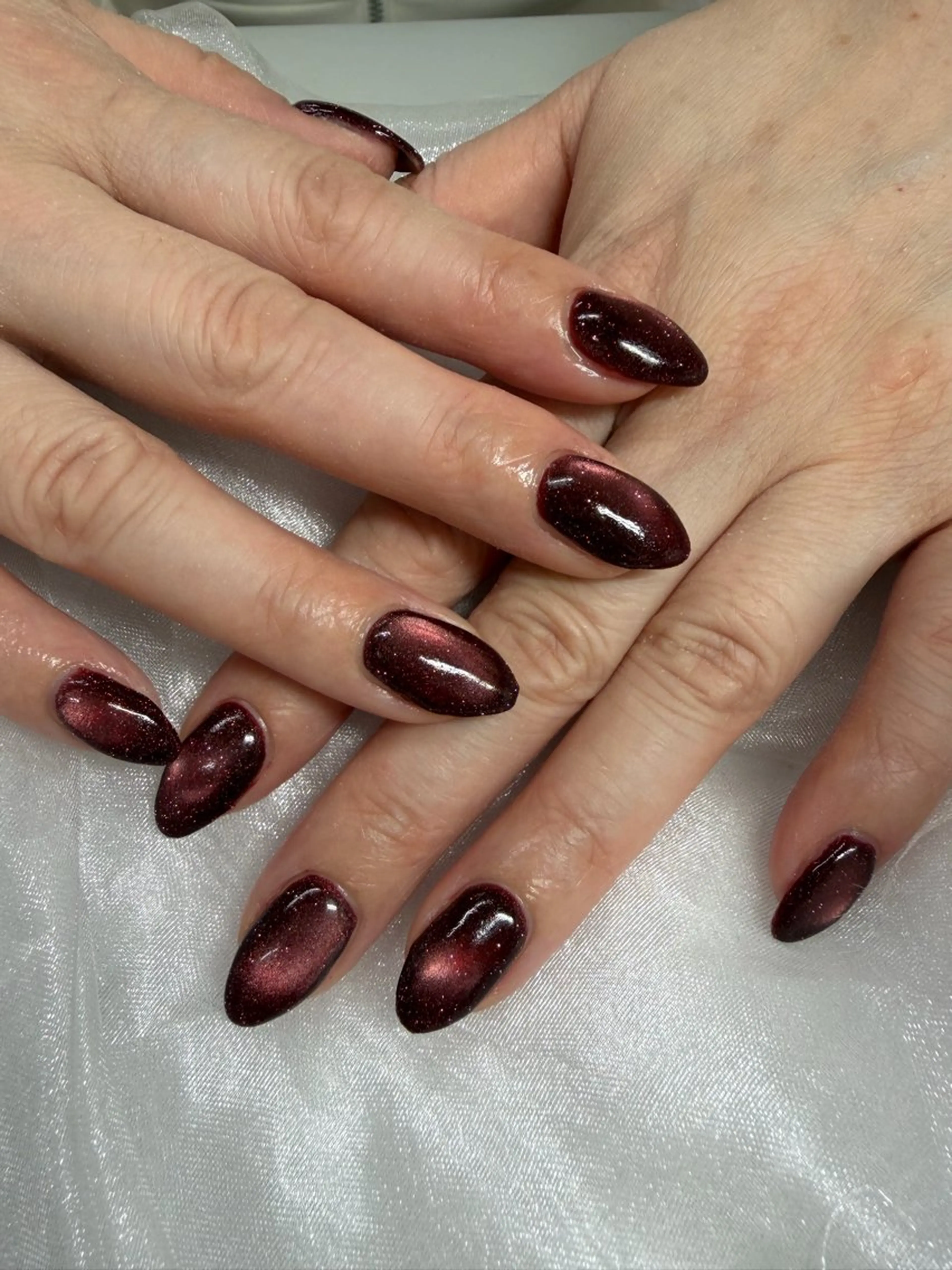 ネイル マグネットネイル 赤色 ハンドネイル Keytos所属・小池 奈央のネイルデザイン