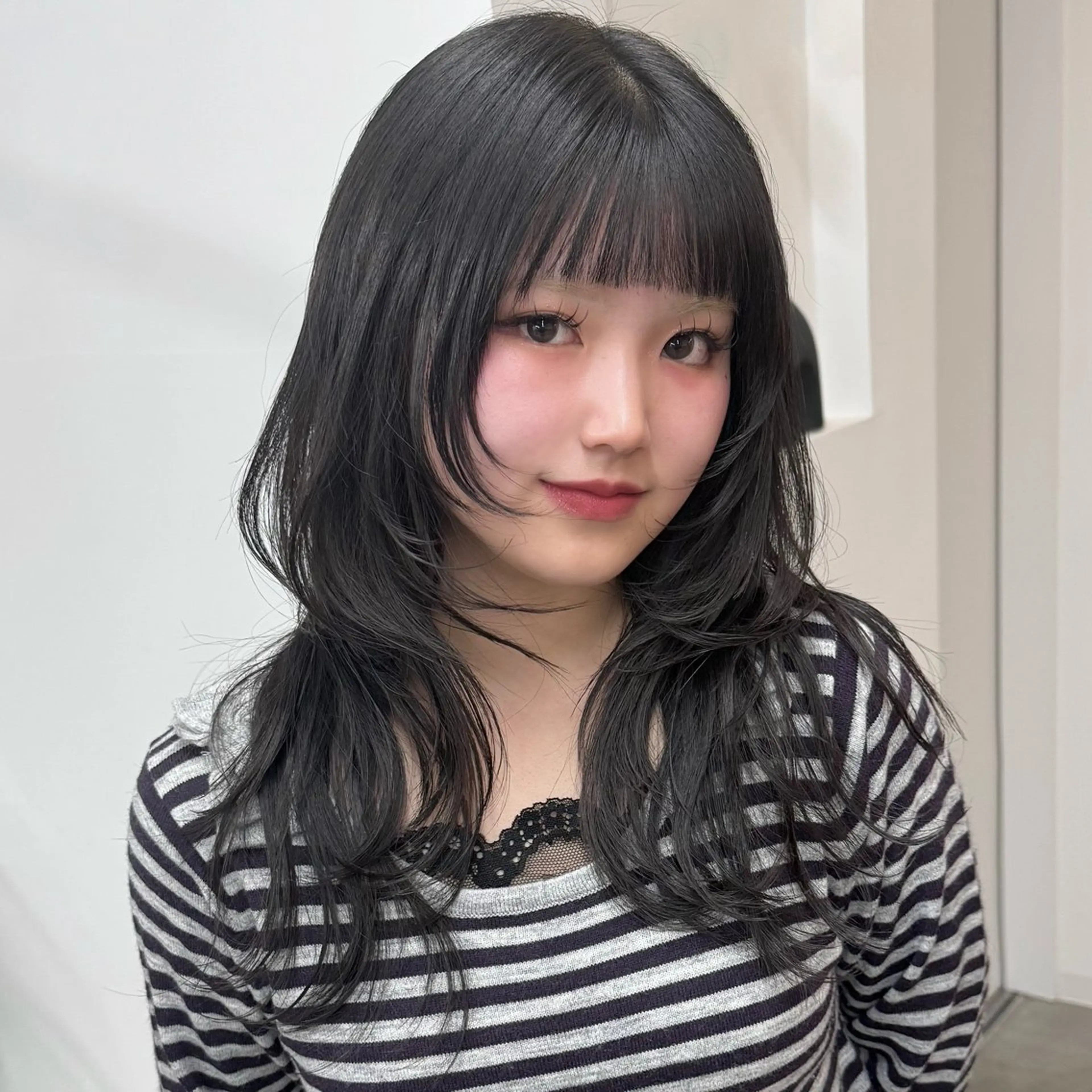 ロング ロングレイヤー ハイレイヤー レイヤーカット ロング ウルフカット 透明感ワンカラー梅田 ダブルカラー/川上のヘアスタイル