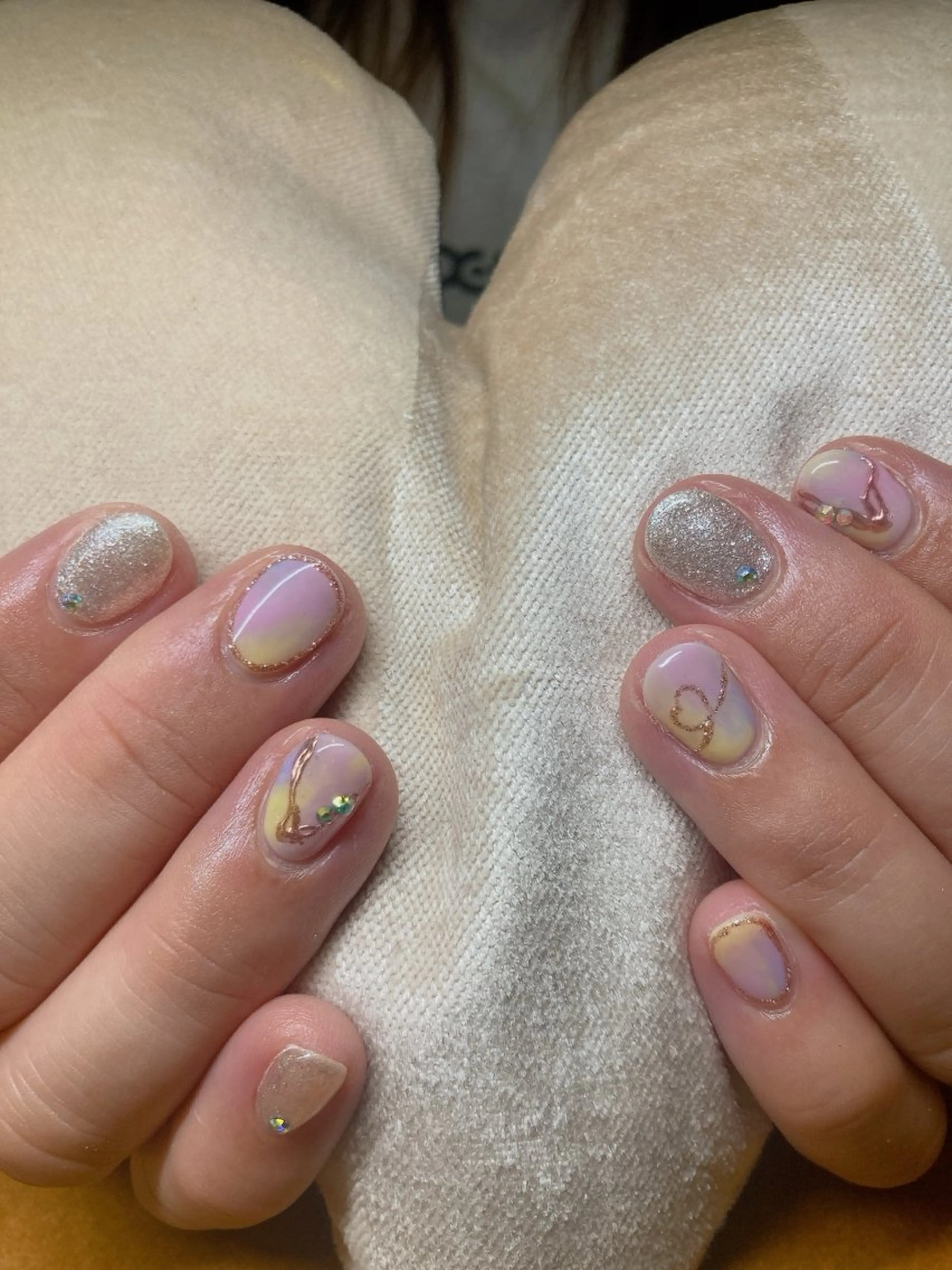 ネイル ECLAT エクラ所属・寺山 千鶴のネイルデザイン