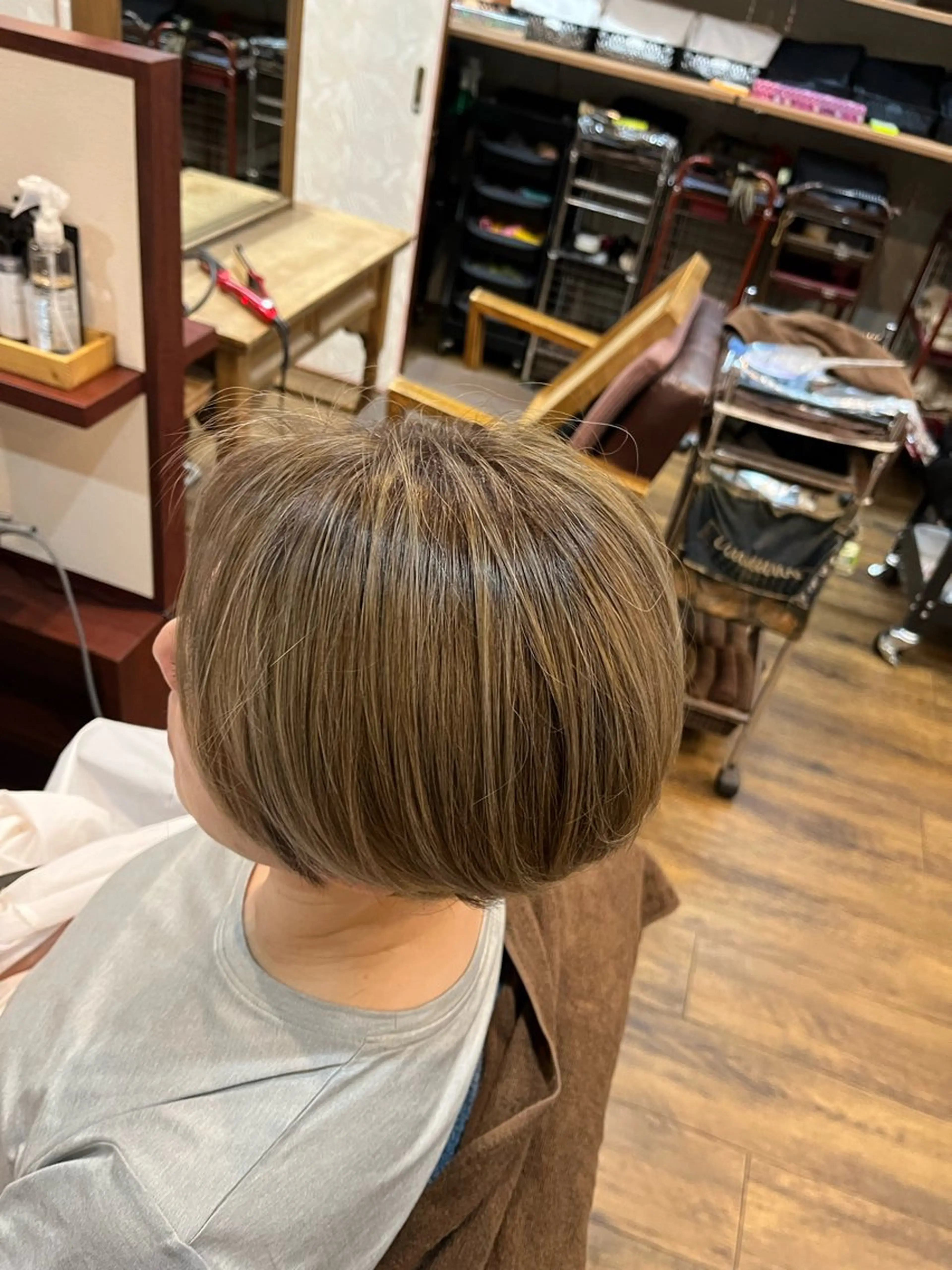 ショート カラー ブロンド ハイライトカラー ハイライト Lamie所属・大人女子&髪改善専門 Nobuフリーランスのヘアスタイル