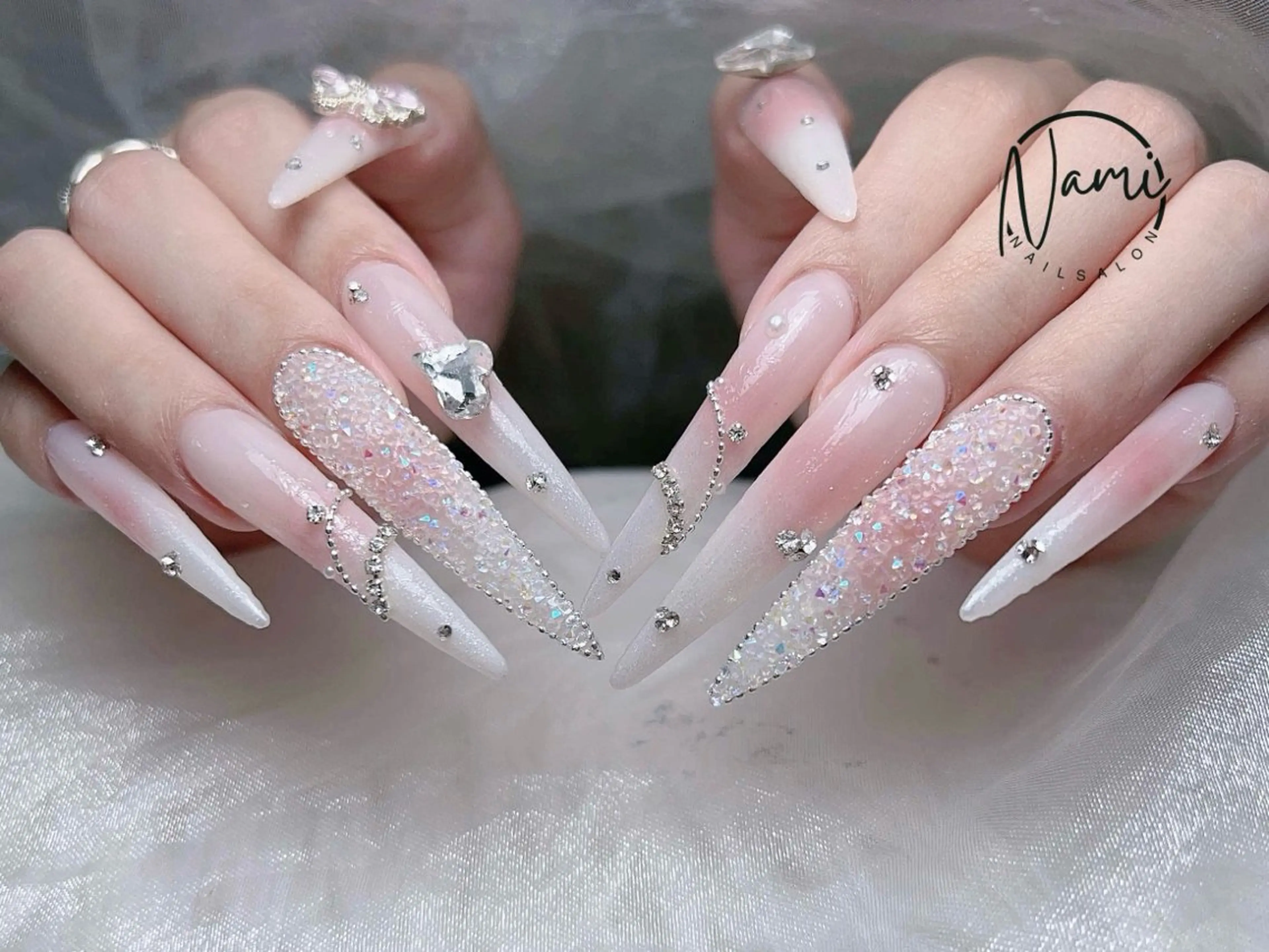 ネイル 長さ出し ガーリー 韓国ネイル ロングネイル 持ち込み ハンドネイル Nami nail salon所属・Nami nail salonのネイルデザイン