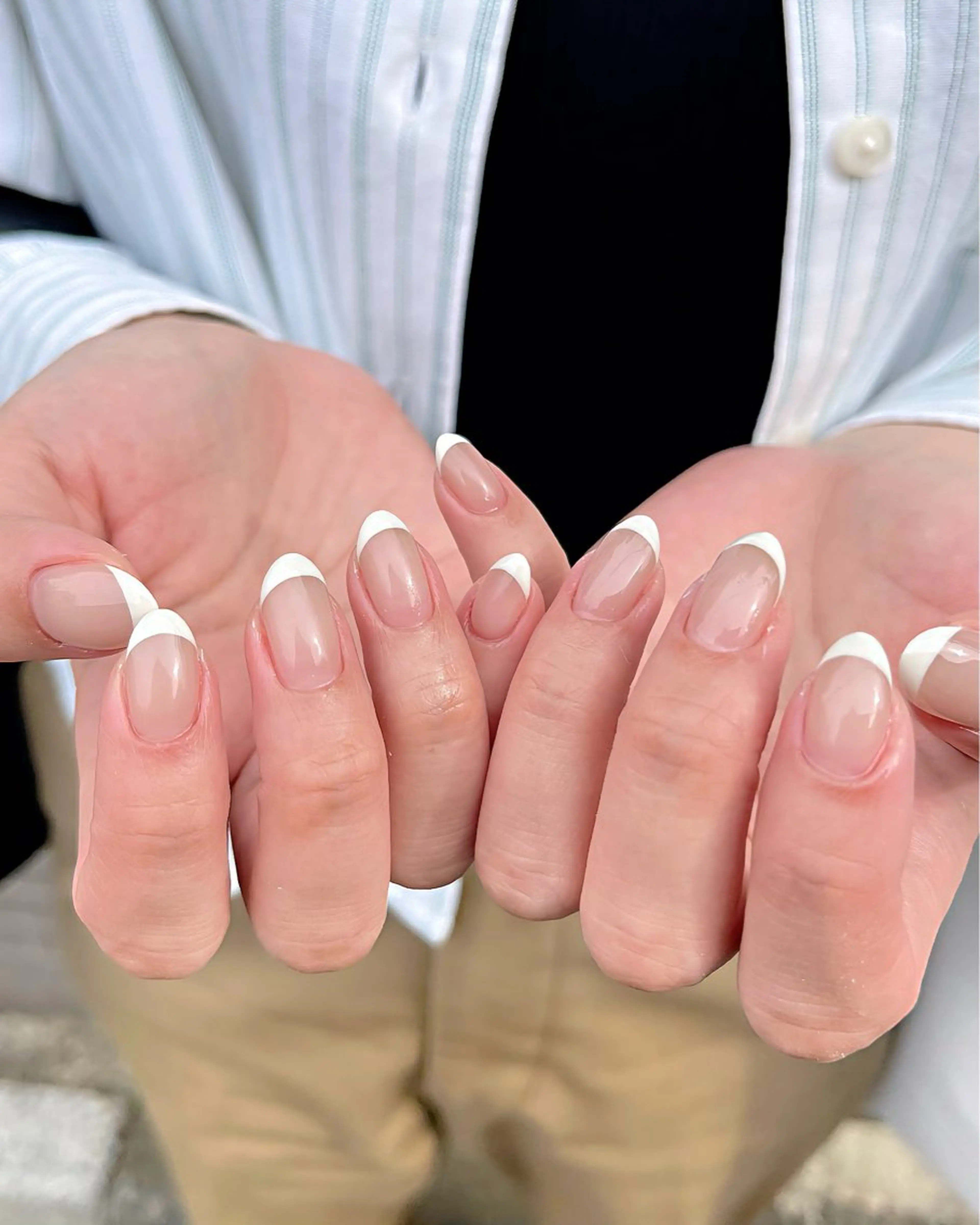 ネイル チークネイル フレンチネイル 水色 赤色 夏ネイル ハンドネイル 🫧OPELIA NAIL渋谷🫧のネイルデザイン
