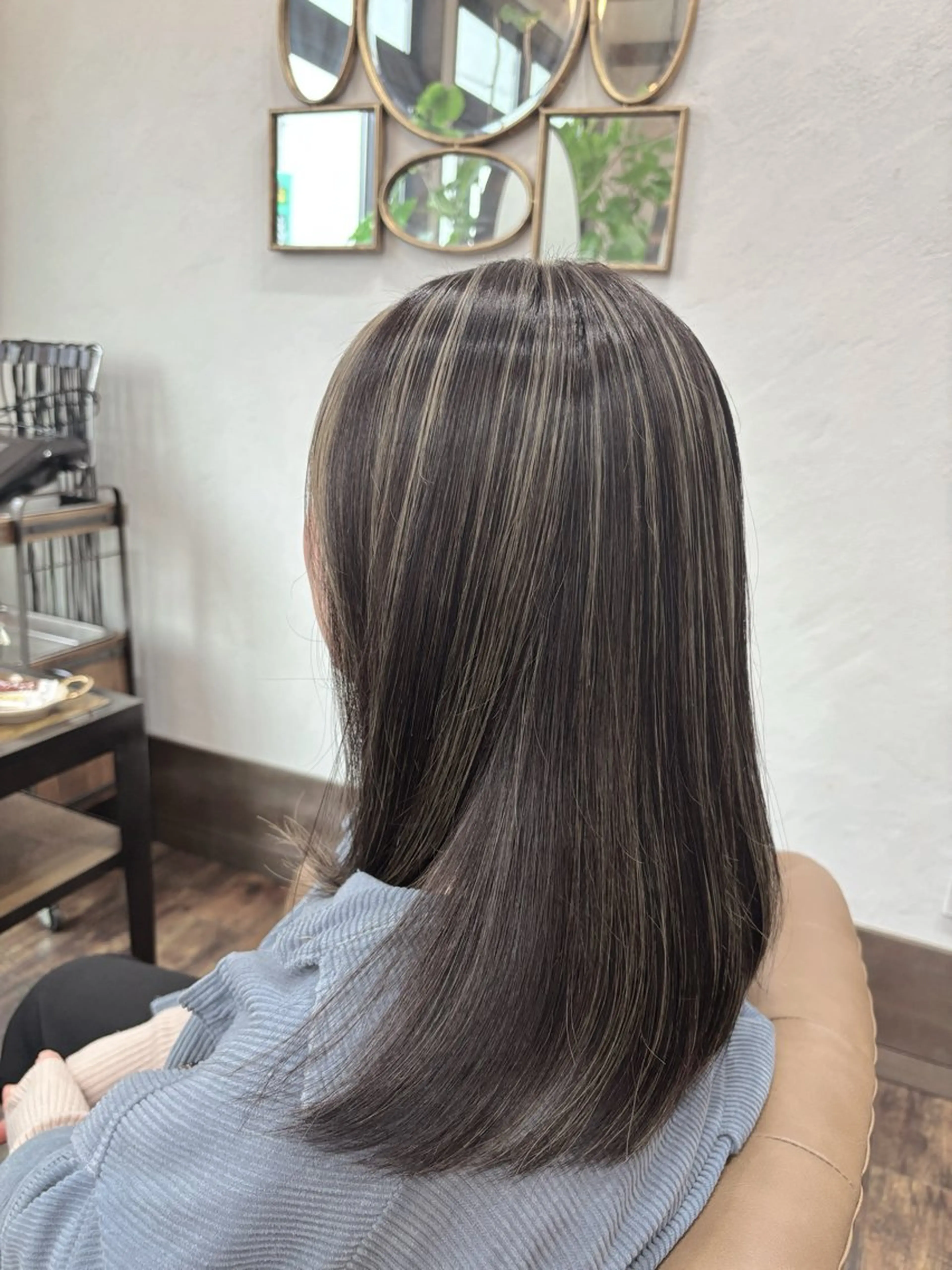 ロング ハイライト ヘアデザイン　アール所属・對比地 茜のヘアスタイル