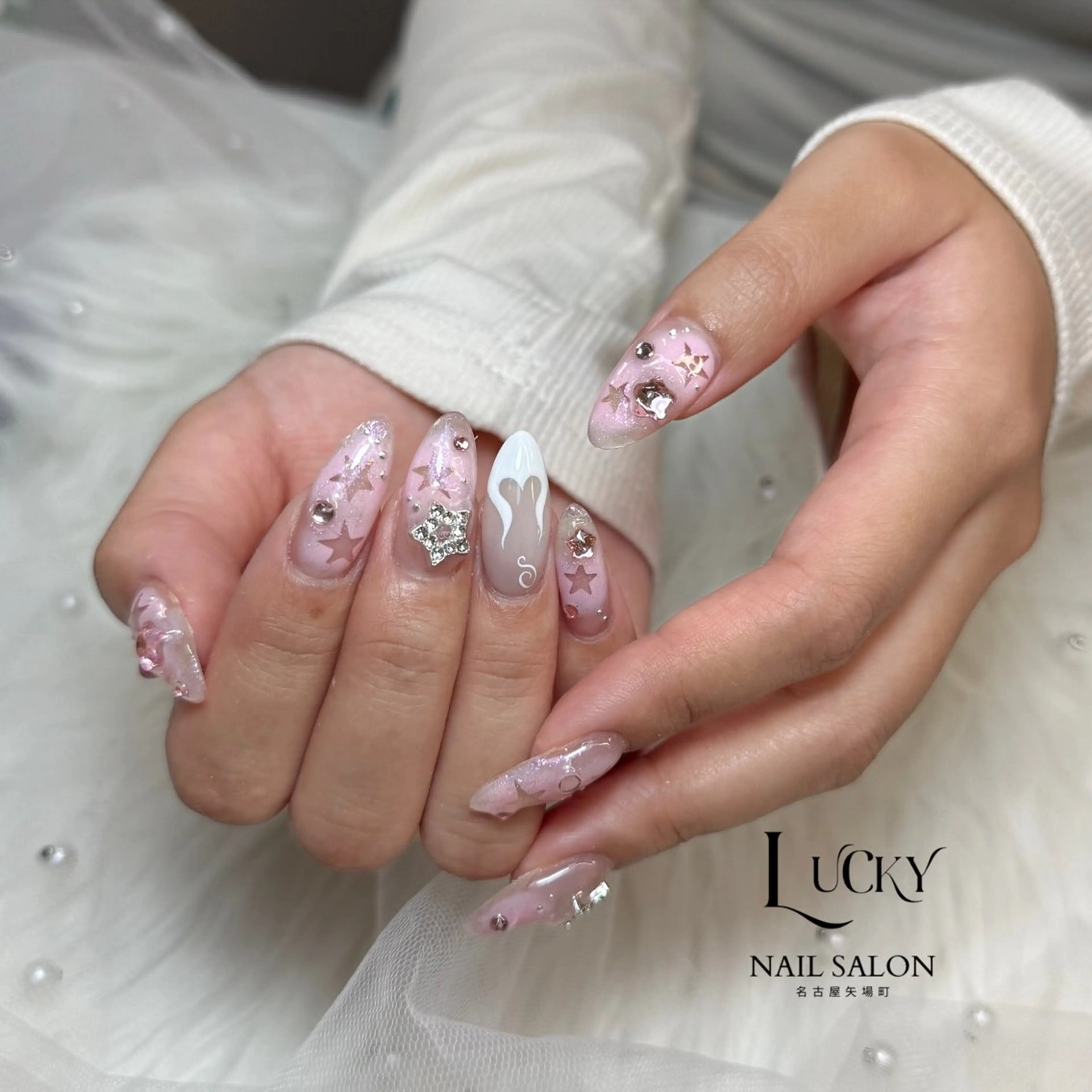 ネイル アートネイル ジェルネイル ロングネイル 持ち込み シンプルネイル ハンドネイル Lucky Nail Salon所属・Lucky Nail Salonのネイルデザイン