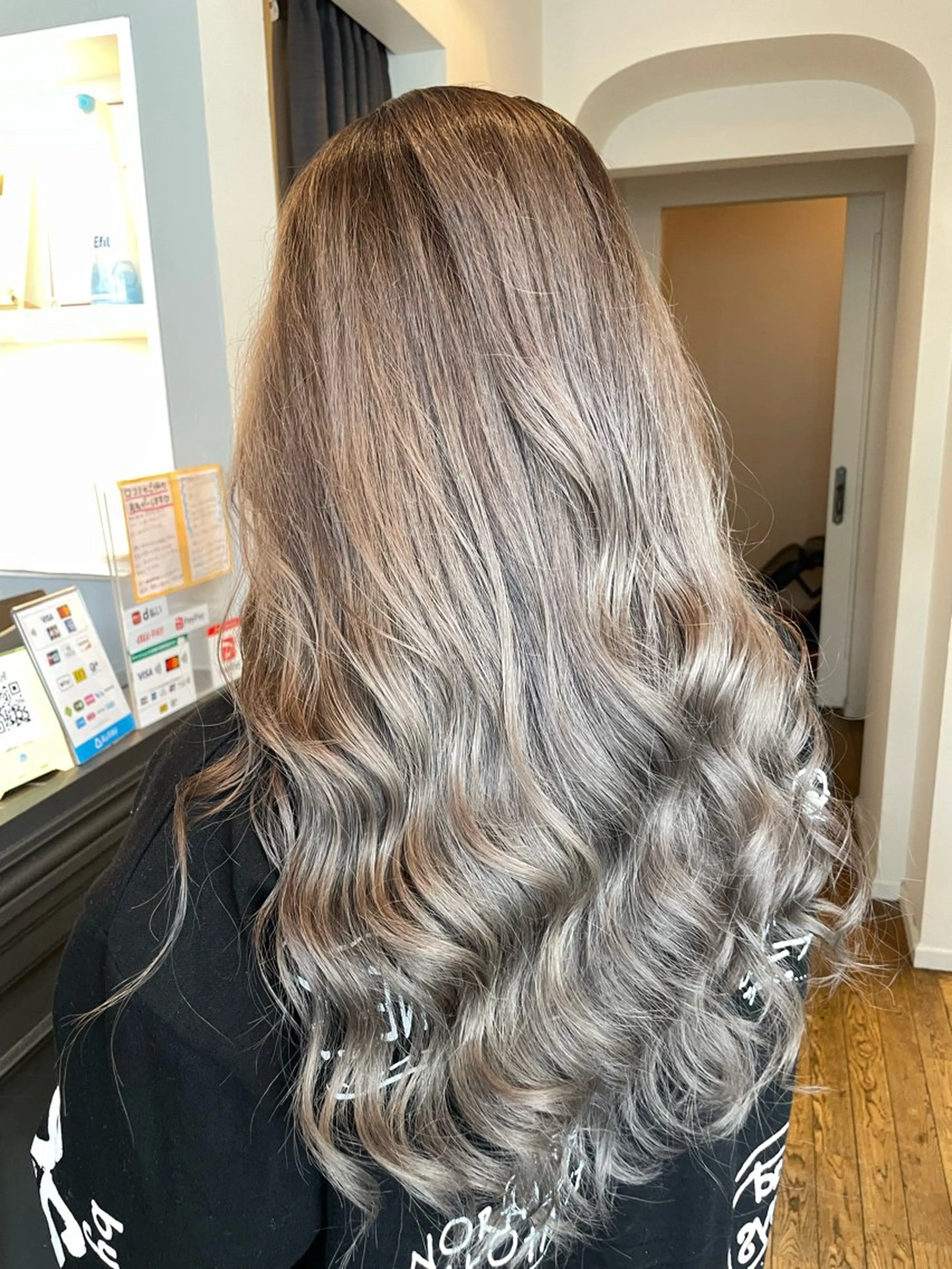 ロング ヘアカラー トリートメント ブリーチ毛矯正.髪質 改善.髪にドラマをのヘアスタイル