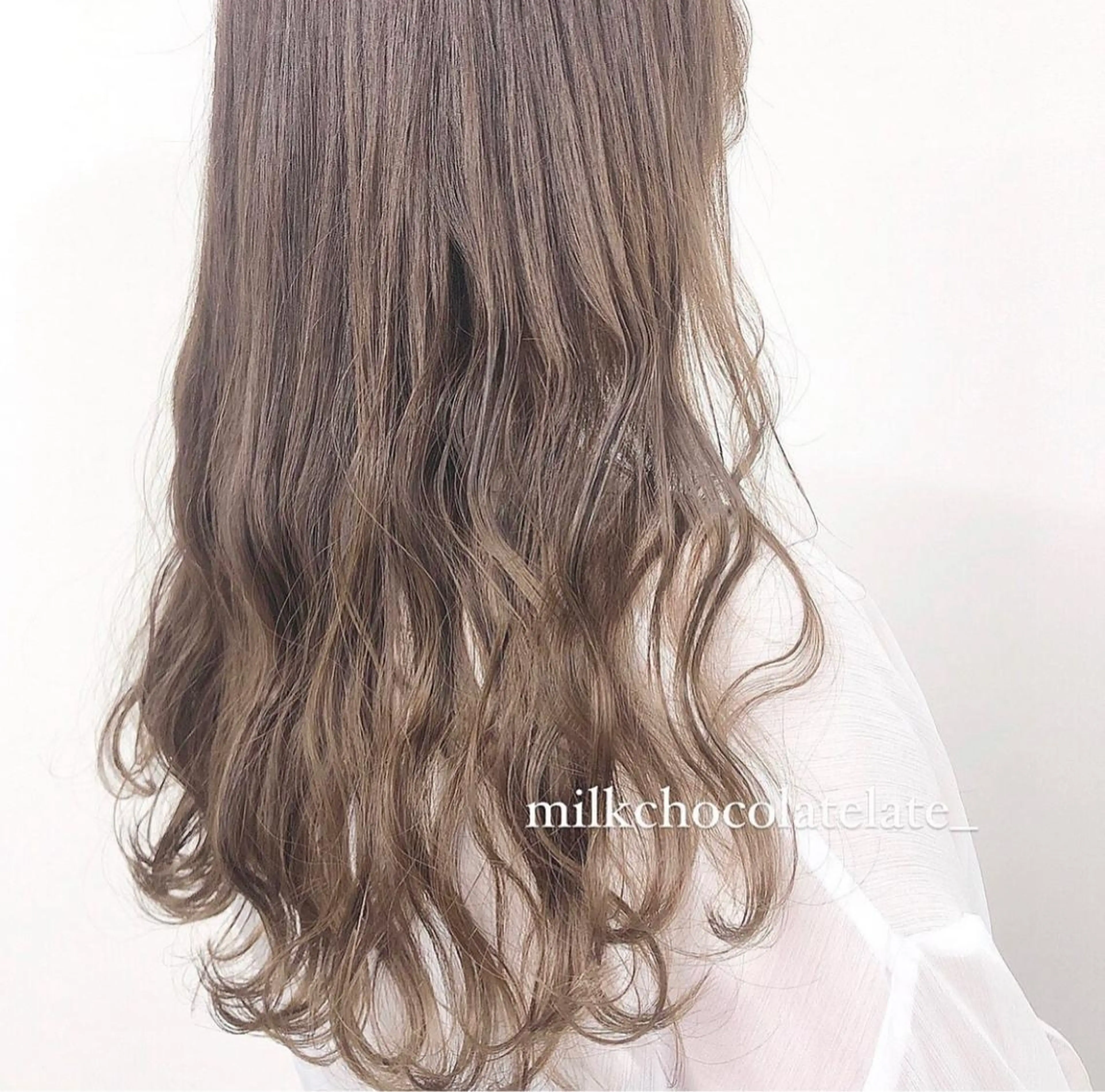 ロング カラー misaki🩰🤍 まろみ透け感カラーのヘアスタイル