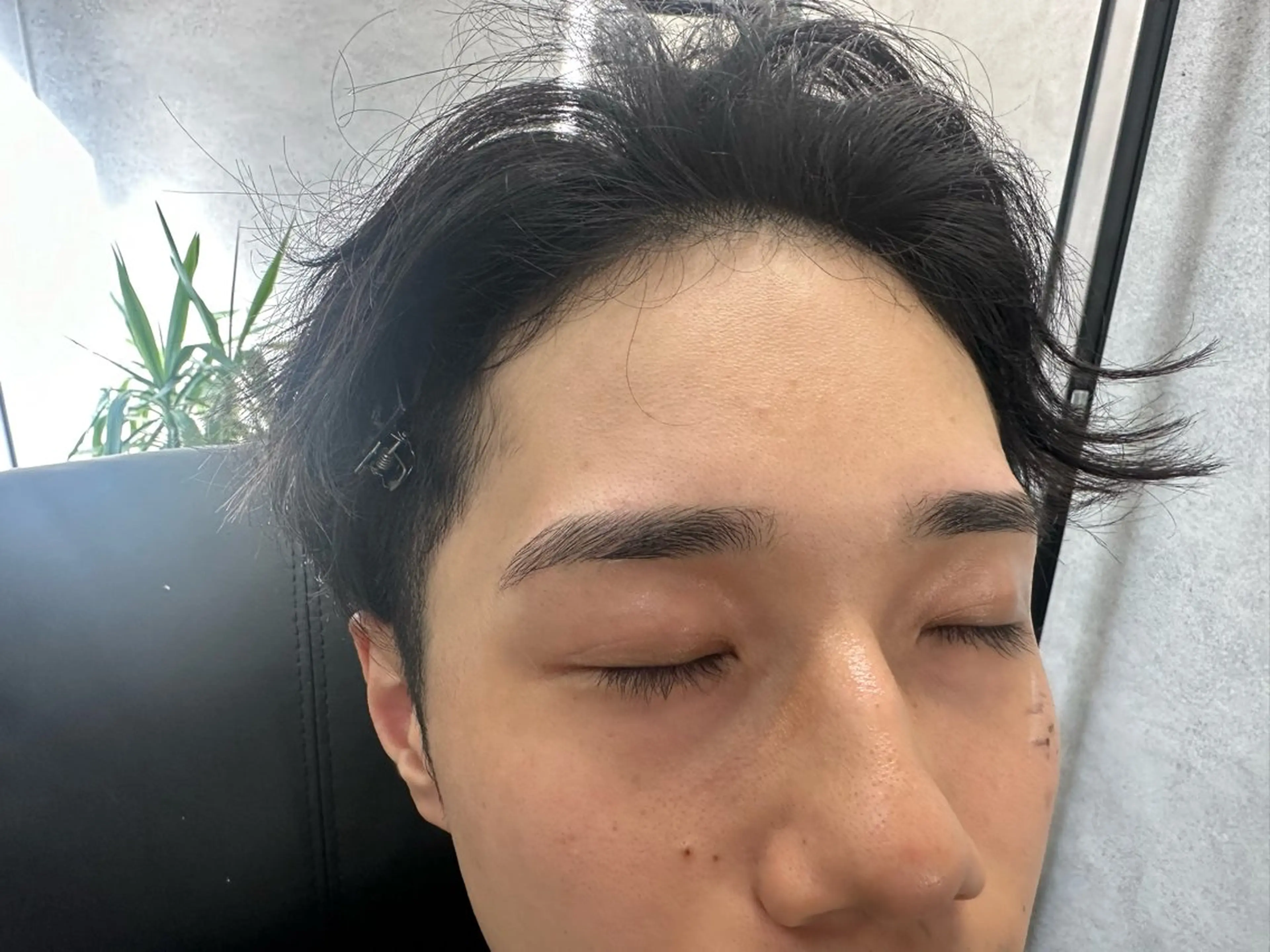 メンズ アイブロウ ARCHE-OSAKA所属・大阪心斎橋 メンズ眉毛専門の眉毛・アイブロウイメージ