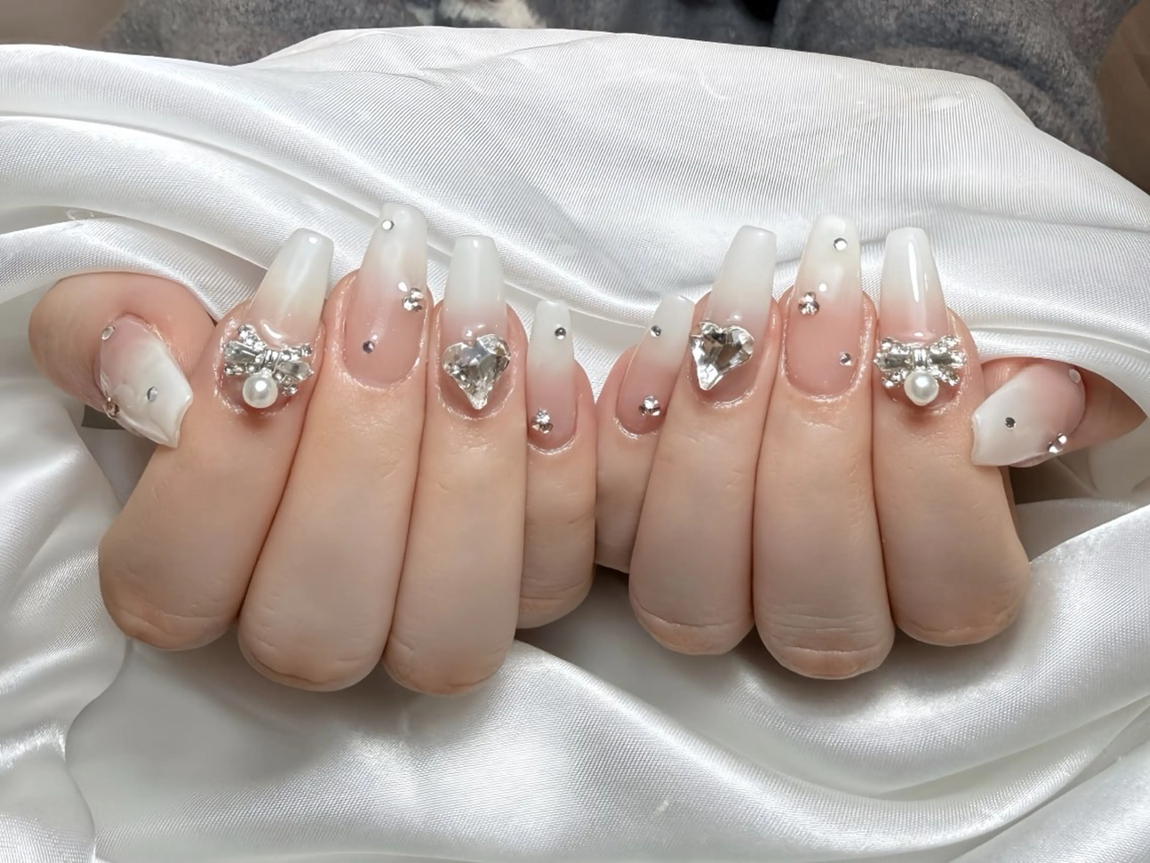 ネイル アートネイル 成人式 ロングネイル ニュアンスネイル スカルプネイル ハンドネイル Rin Nail 新大久保店のネイルデザイン