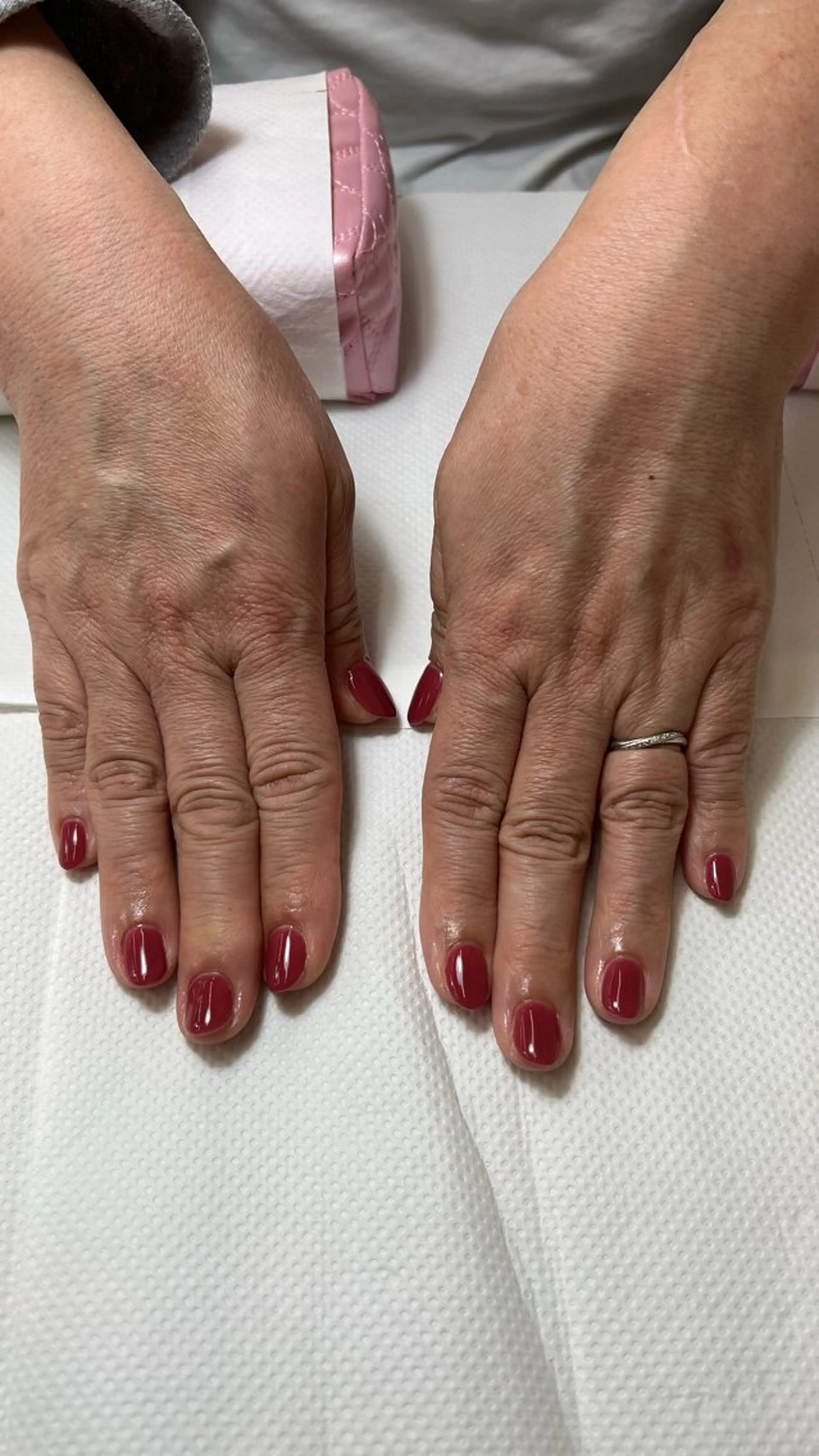 ネイル 名越 彩花のネイルデザイン