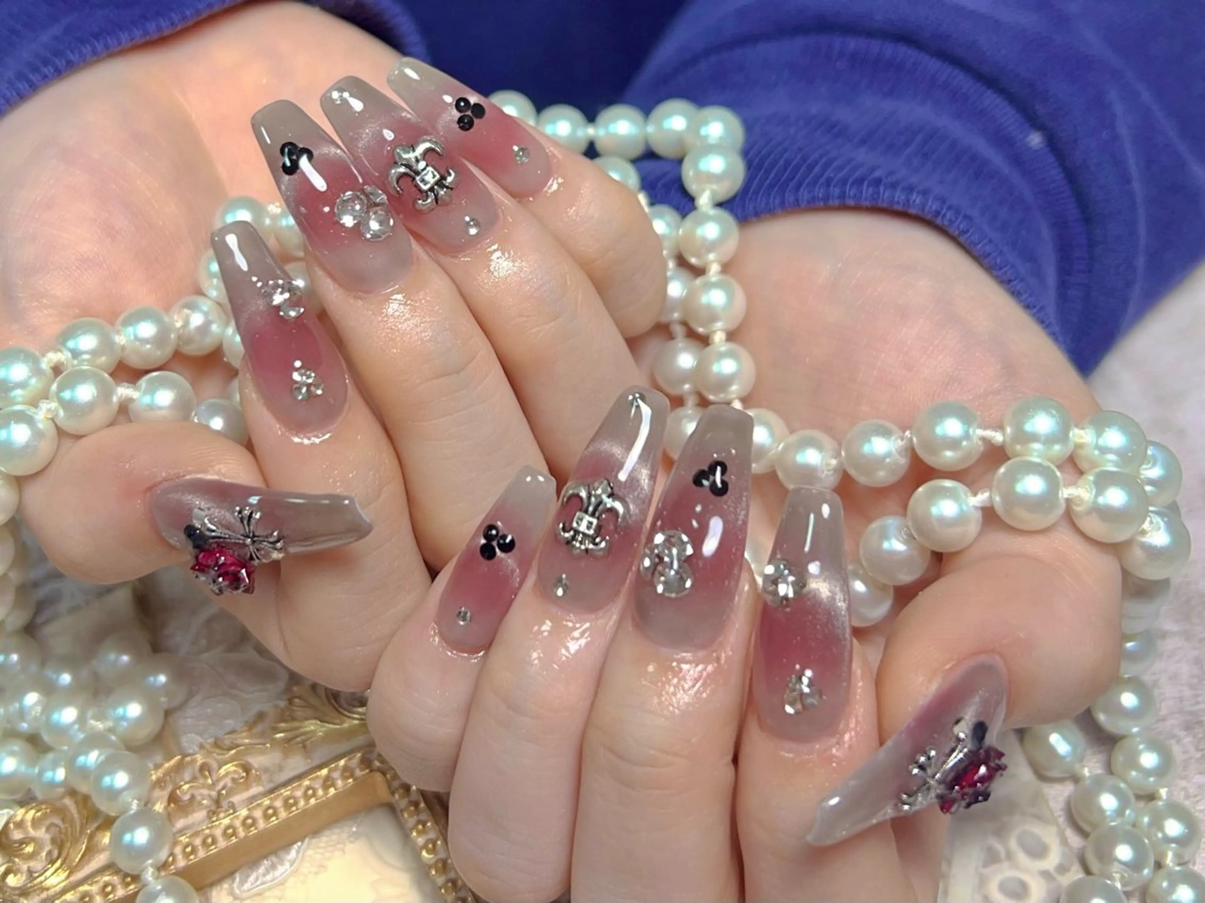 ネイル MOA NAIL所属・MoaNail🫶 Yoshiのネイルデザイン