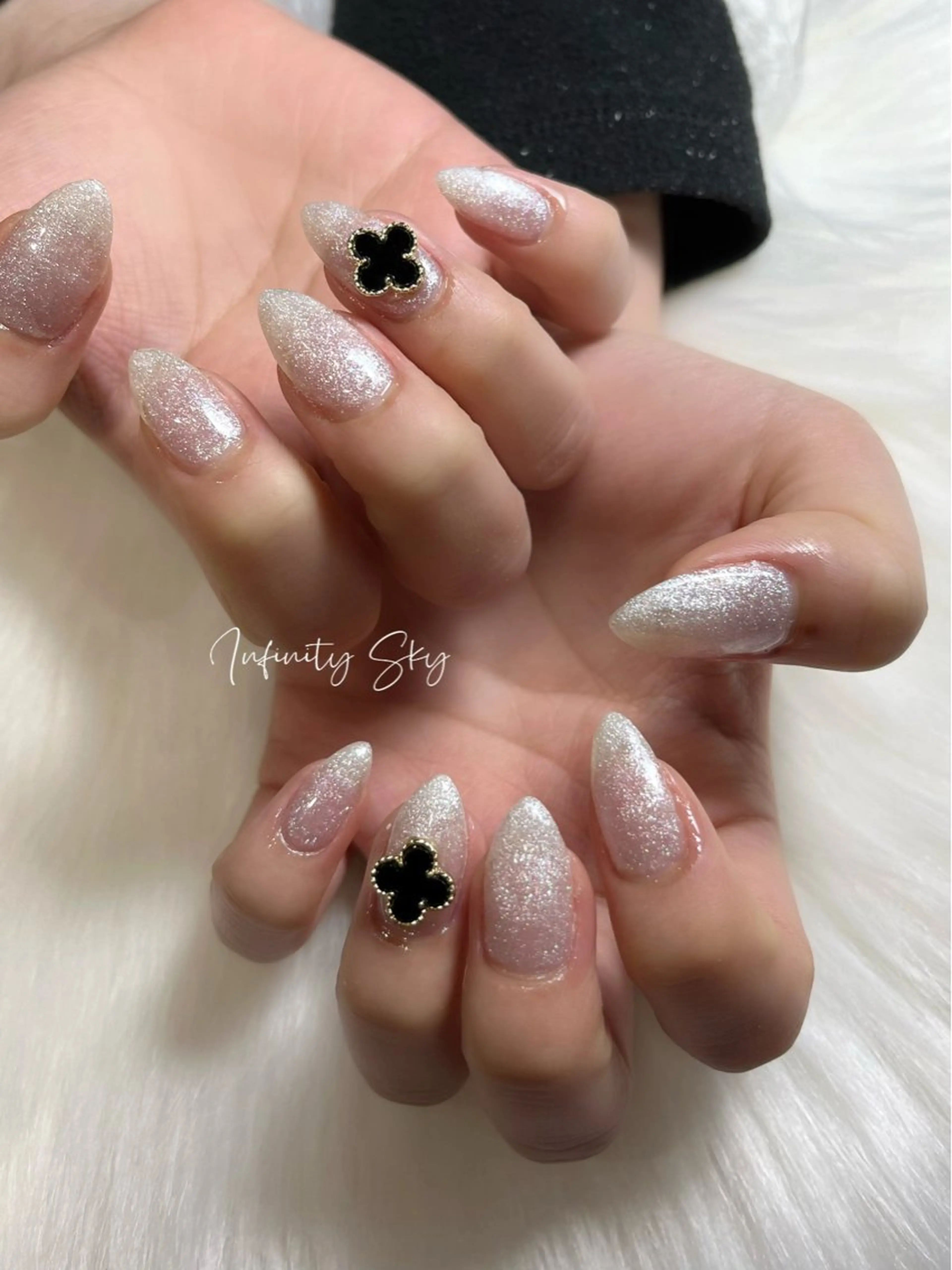 ネイル ホワイト infinity skyのネイルデザイン