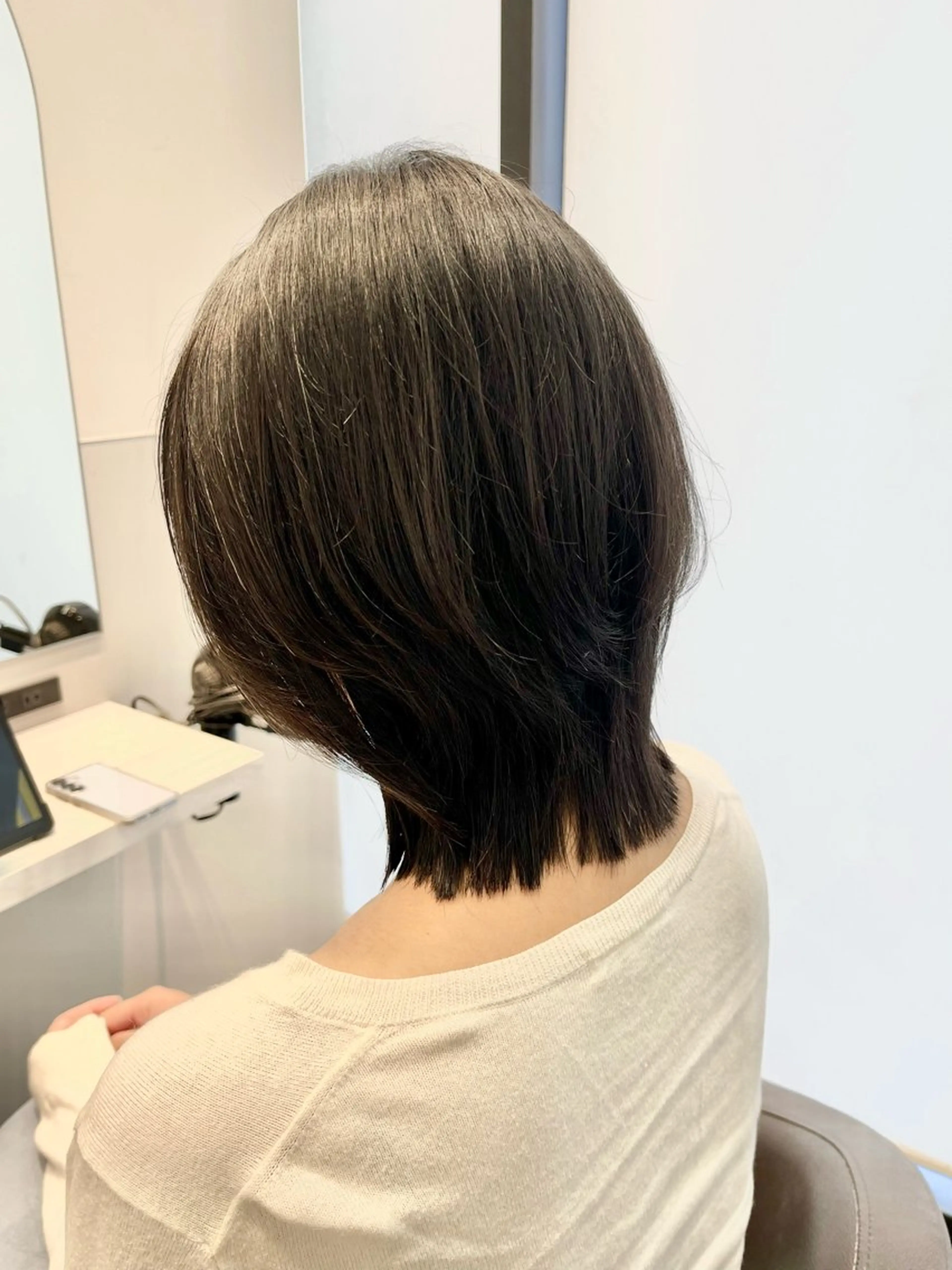 ショート カット ヘアカラー ブリーチ無し白髪ぼか し/艶髪/津嘉山のヘアスタイル