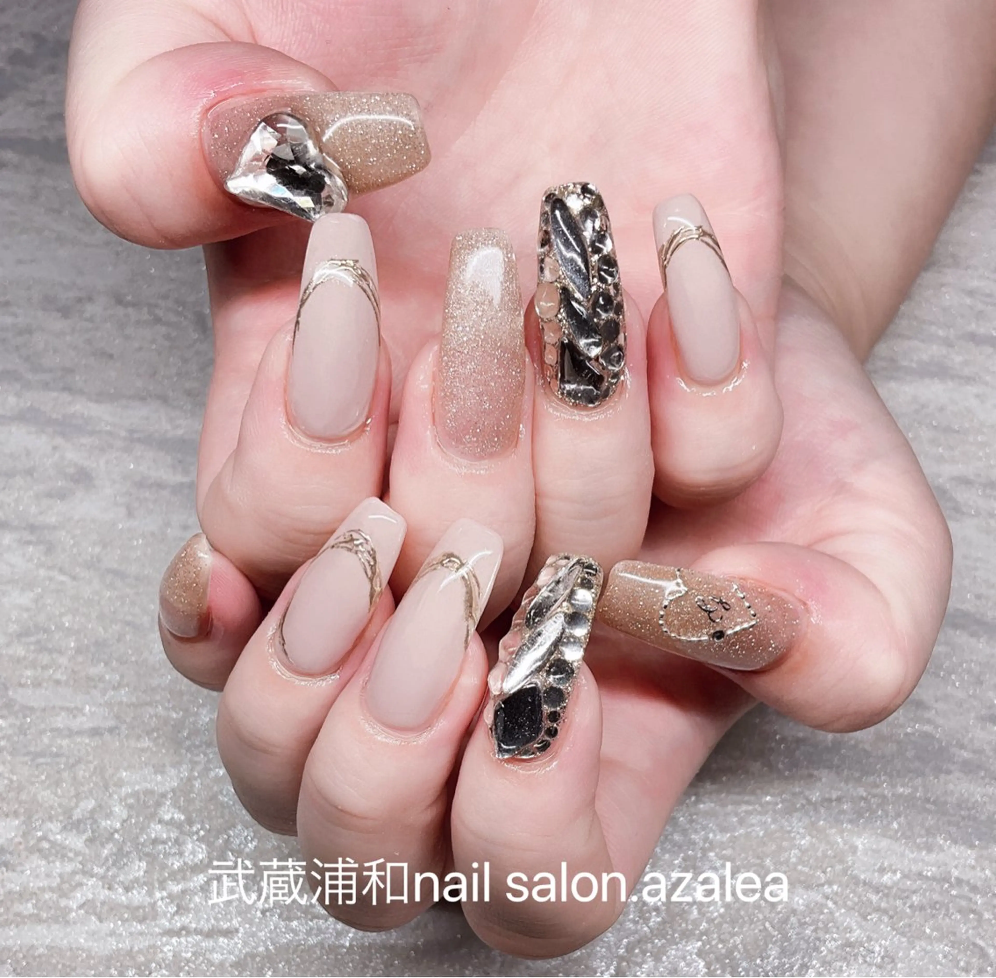 ネイル ハンドネイル R inのネイルデザイン