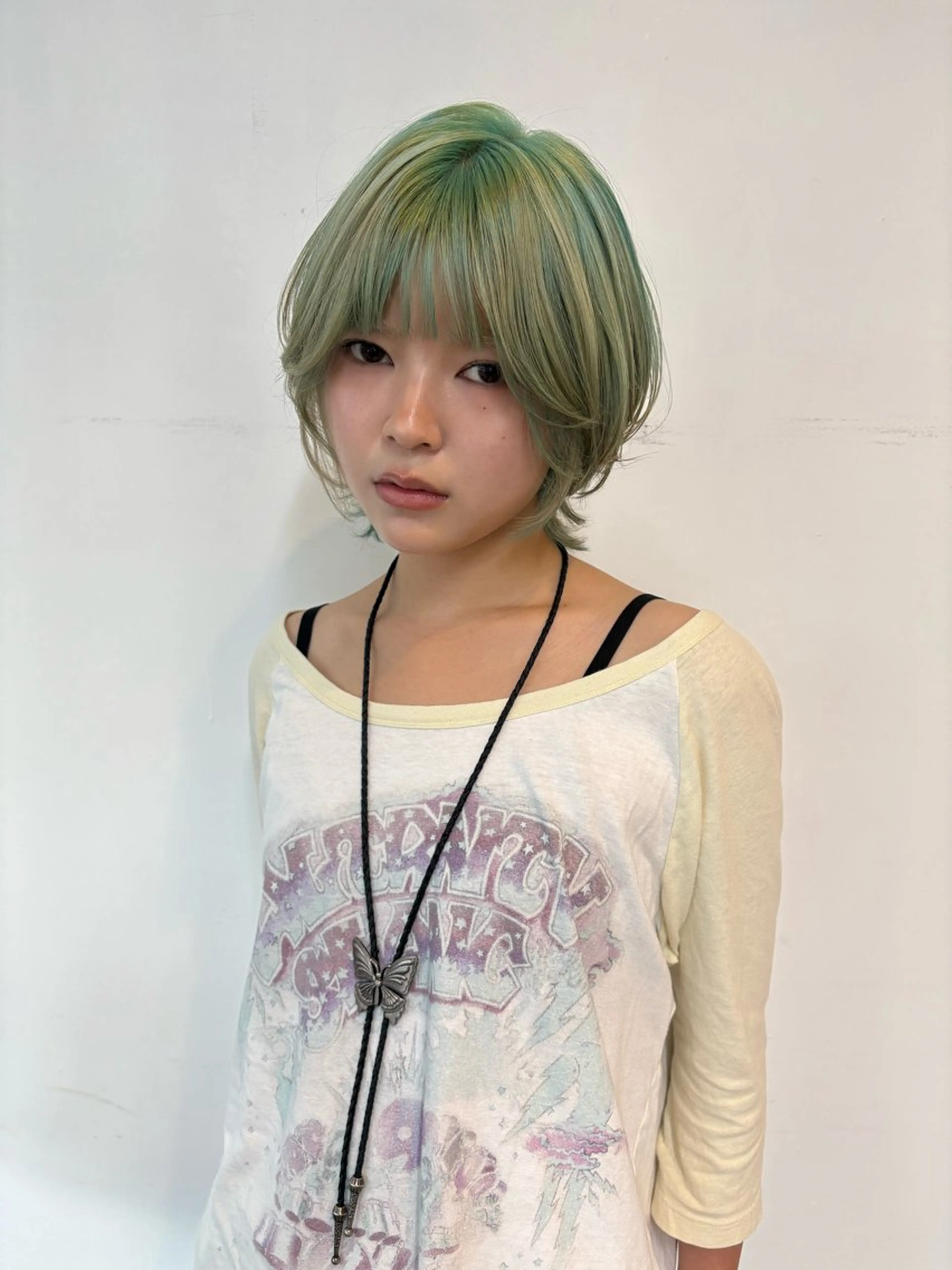 ショート カラー ヘアカラー lot Kanau ハイトーン／デザインのヘアスタイル