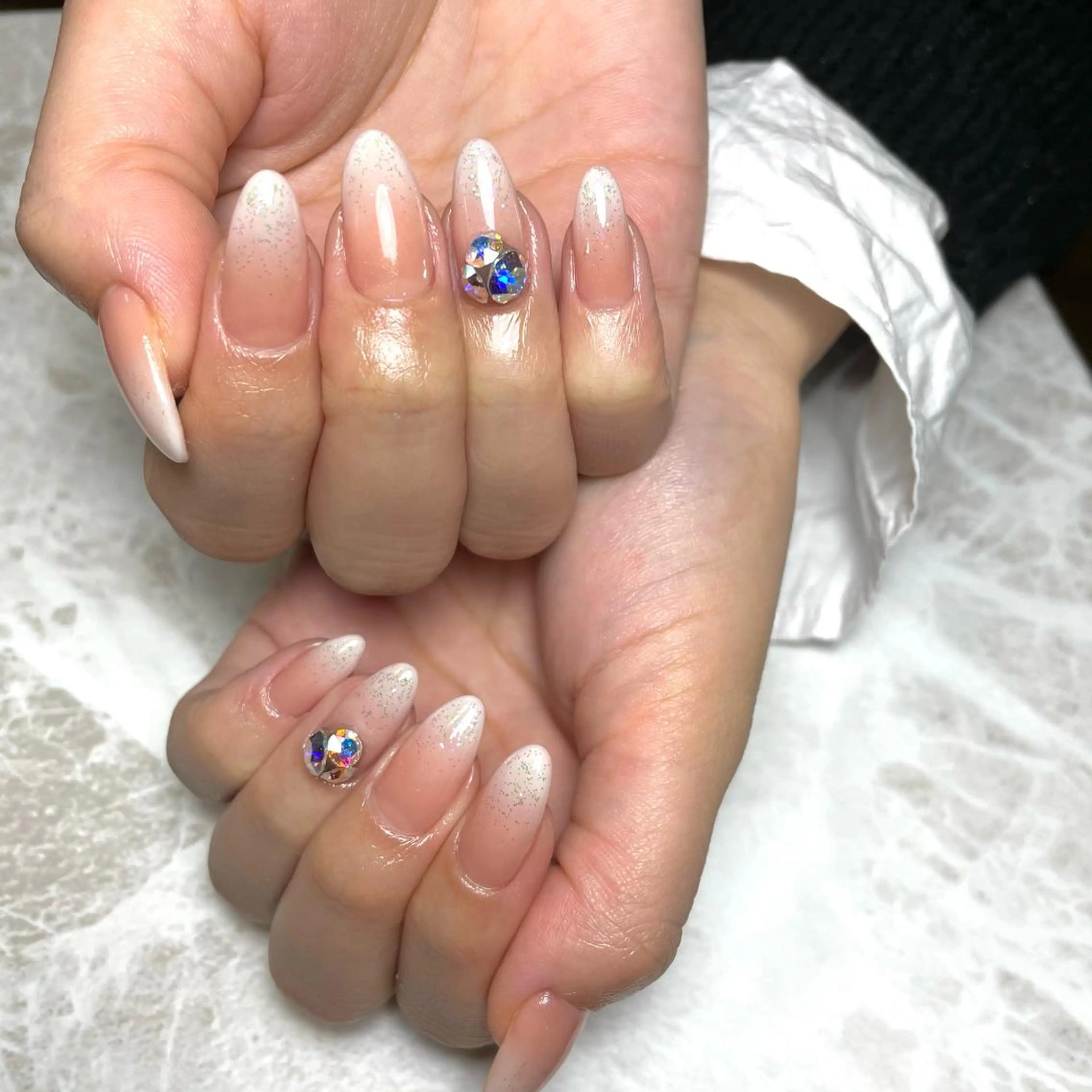 ネイル repos~ルポ~所属・里見 麗のネイルデザイン