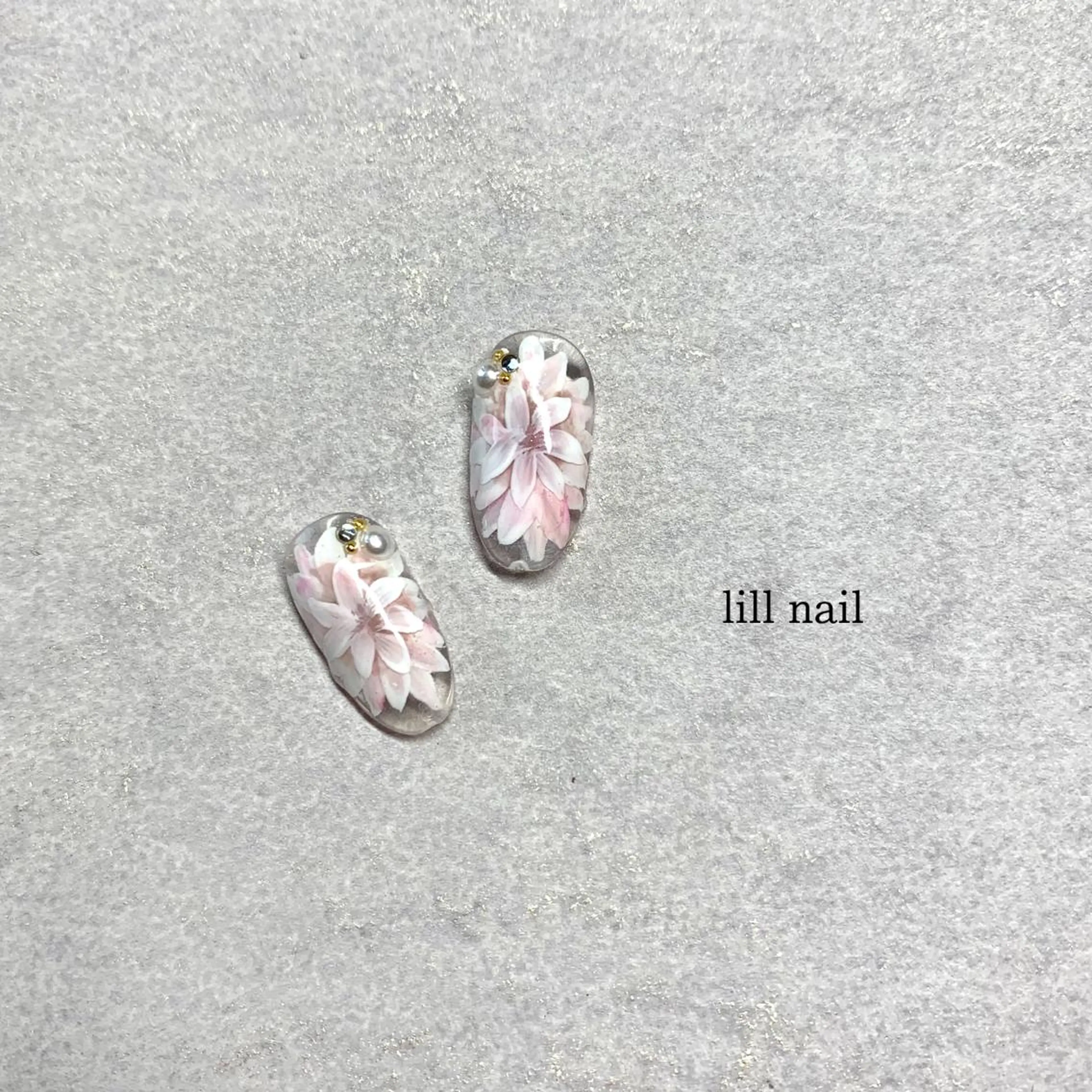 ミディアム pllia beautyのネイルデザイン