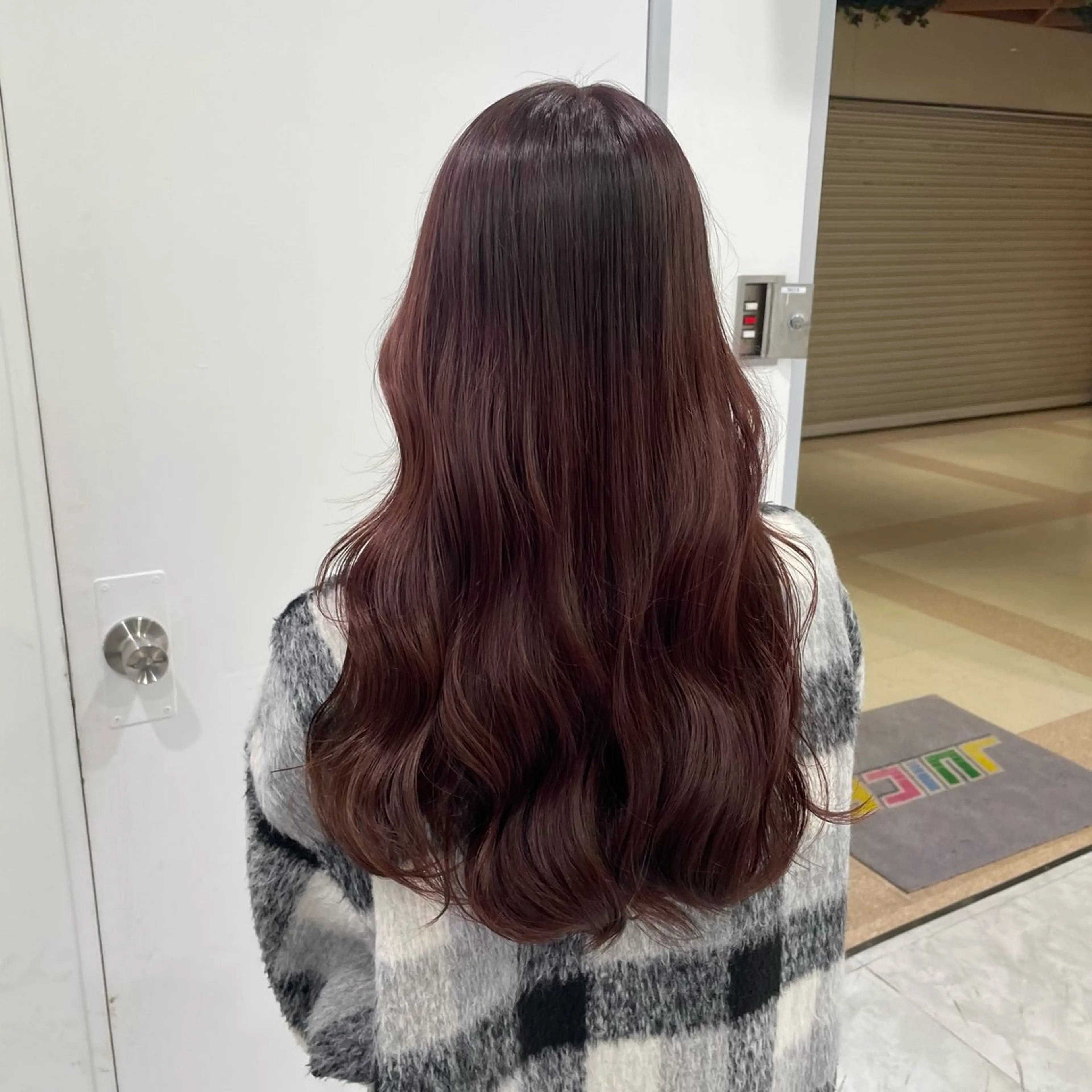 セミロング カラー ヘアカラー トリートメント ヘッドスパ ヘアセット 大人っぽ♡上品な暖色 ♡ブリーチなし♡のヘアスタイル