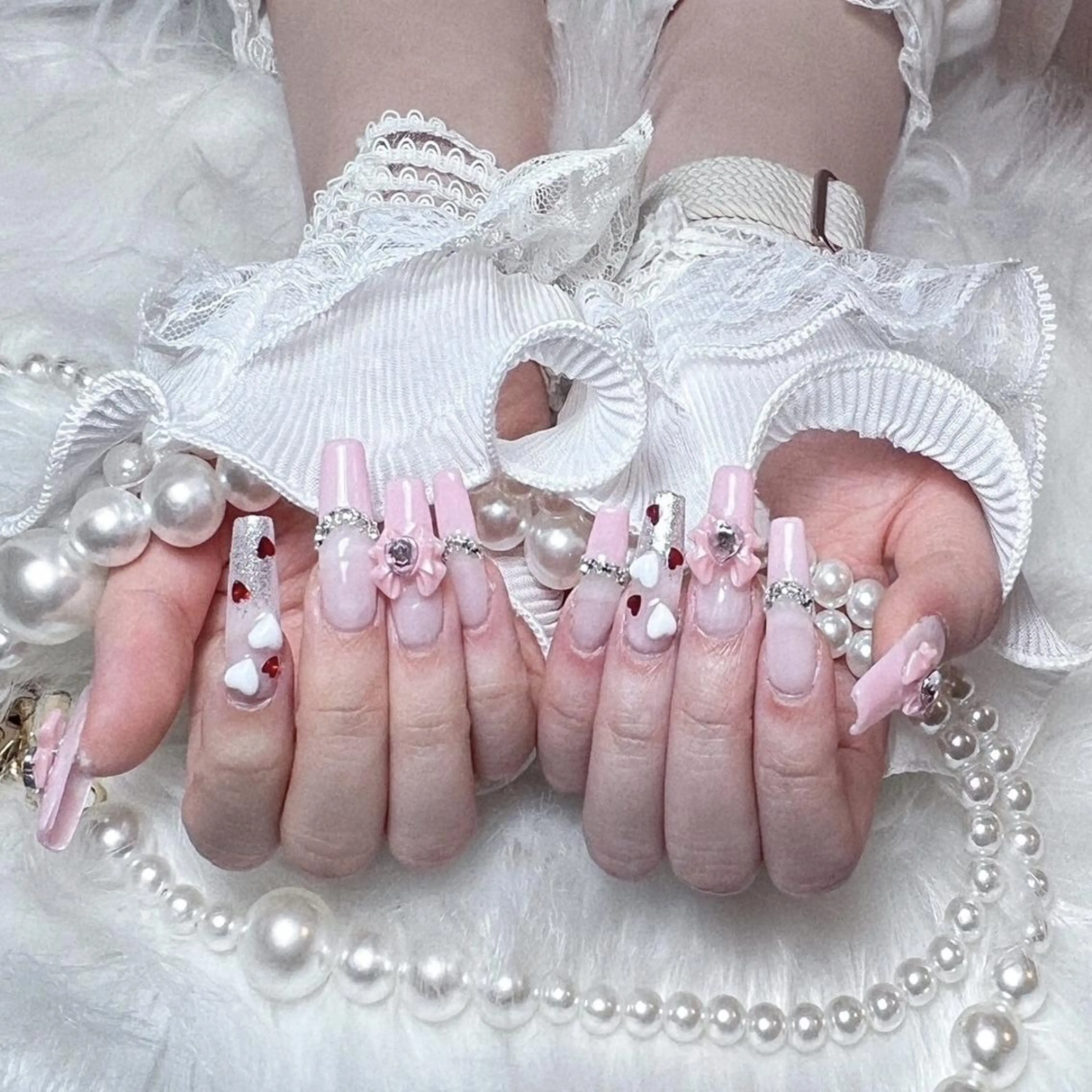 ネイル RAFFINE 月🦋🩵のネイルデザイン