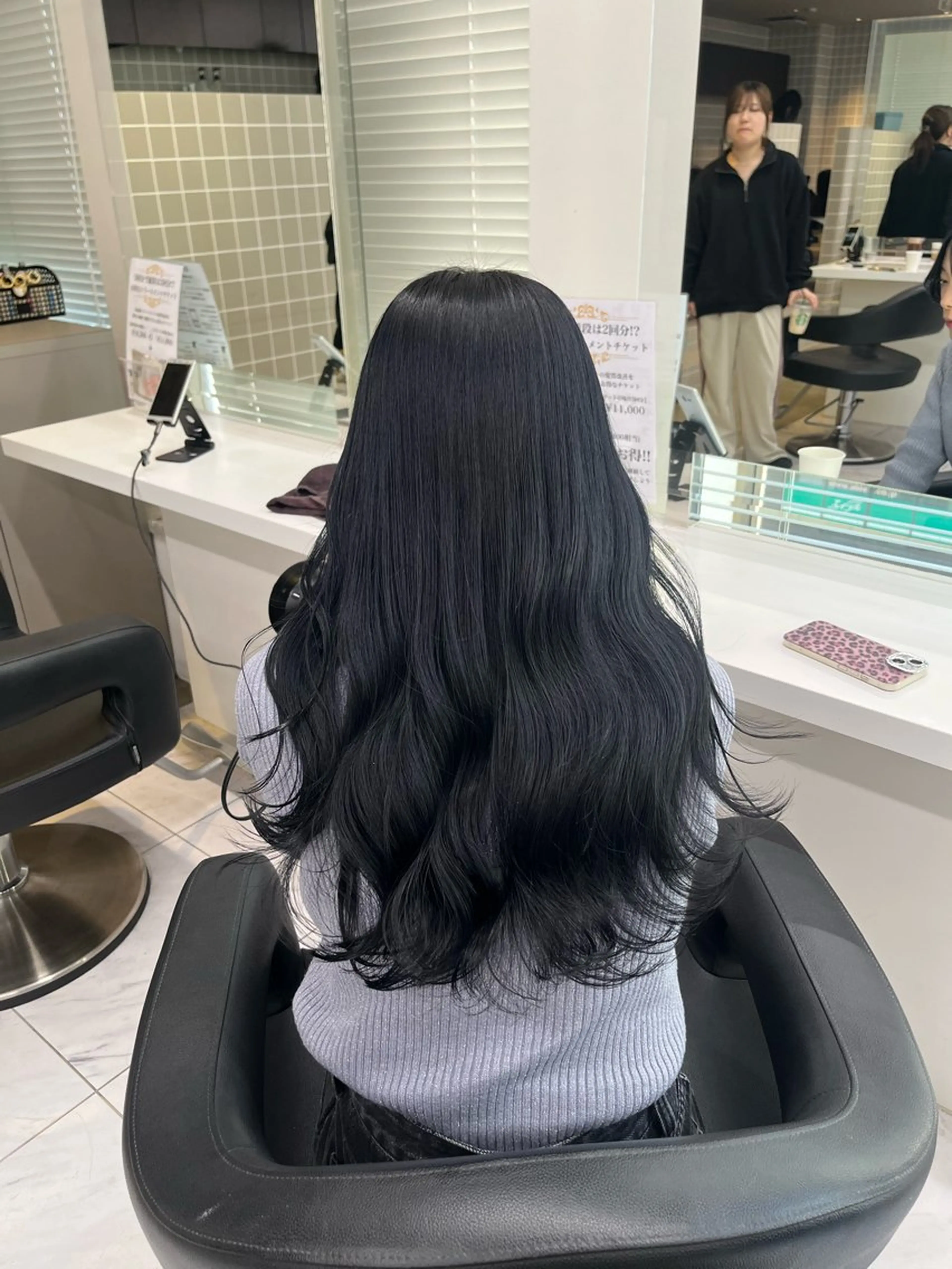 ロング ヘアカラー トリートメント ヘッドスパ ヘアセット 寒色＆ブリーチ特化 寒色MiOのヘアスタイル