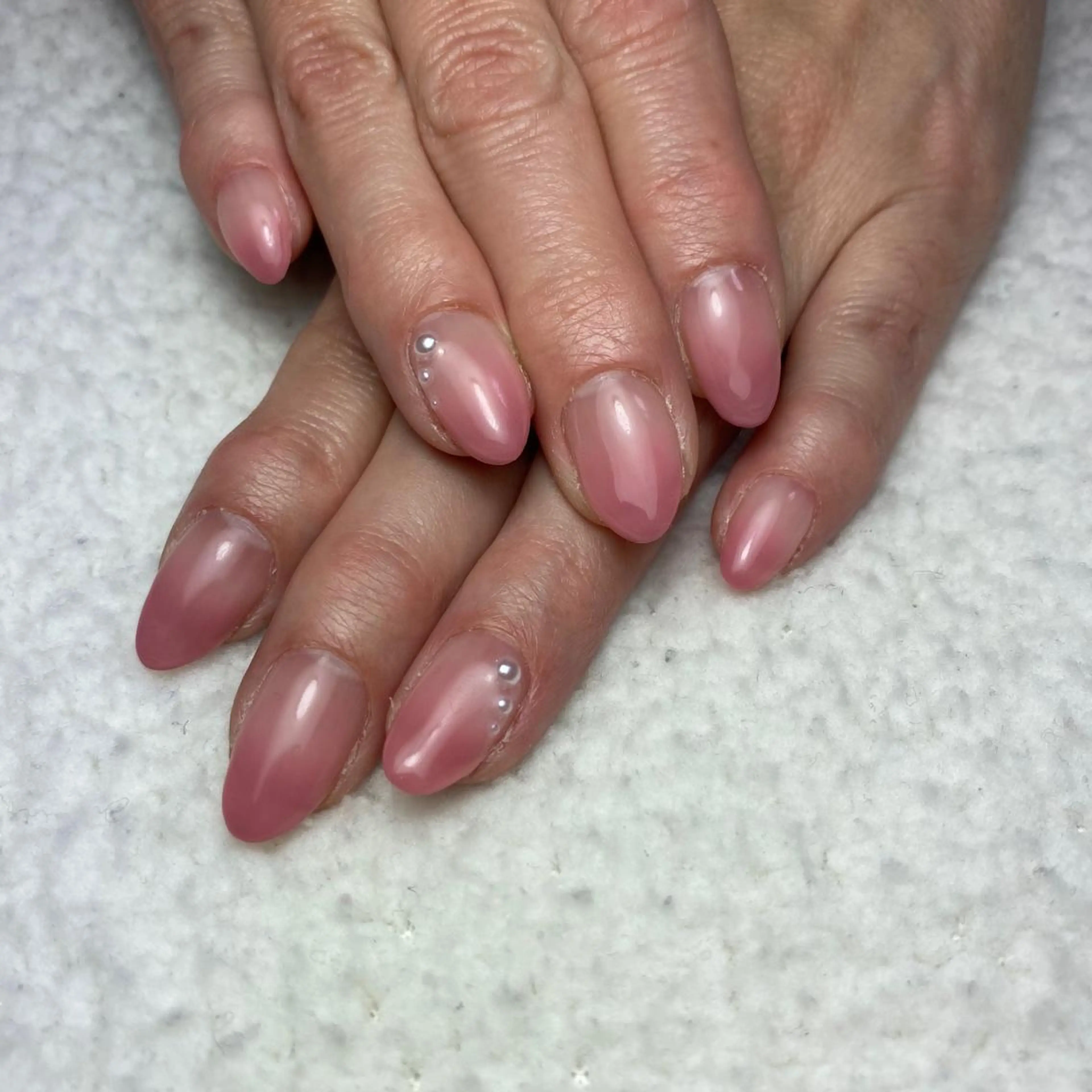 ネイル グラデーション ワンカラーネイル シンプルネイル ハンドネイル COCO+所属・COCO +のエステ・リラクイメージ