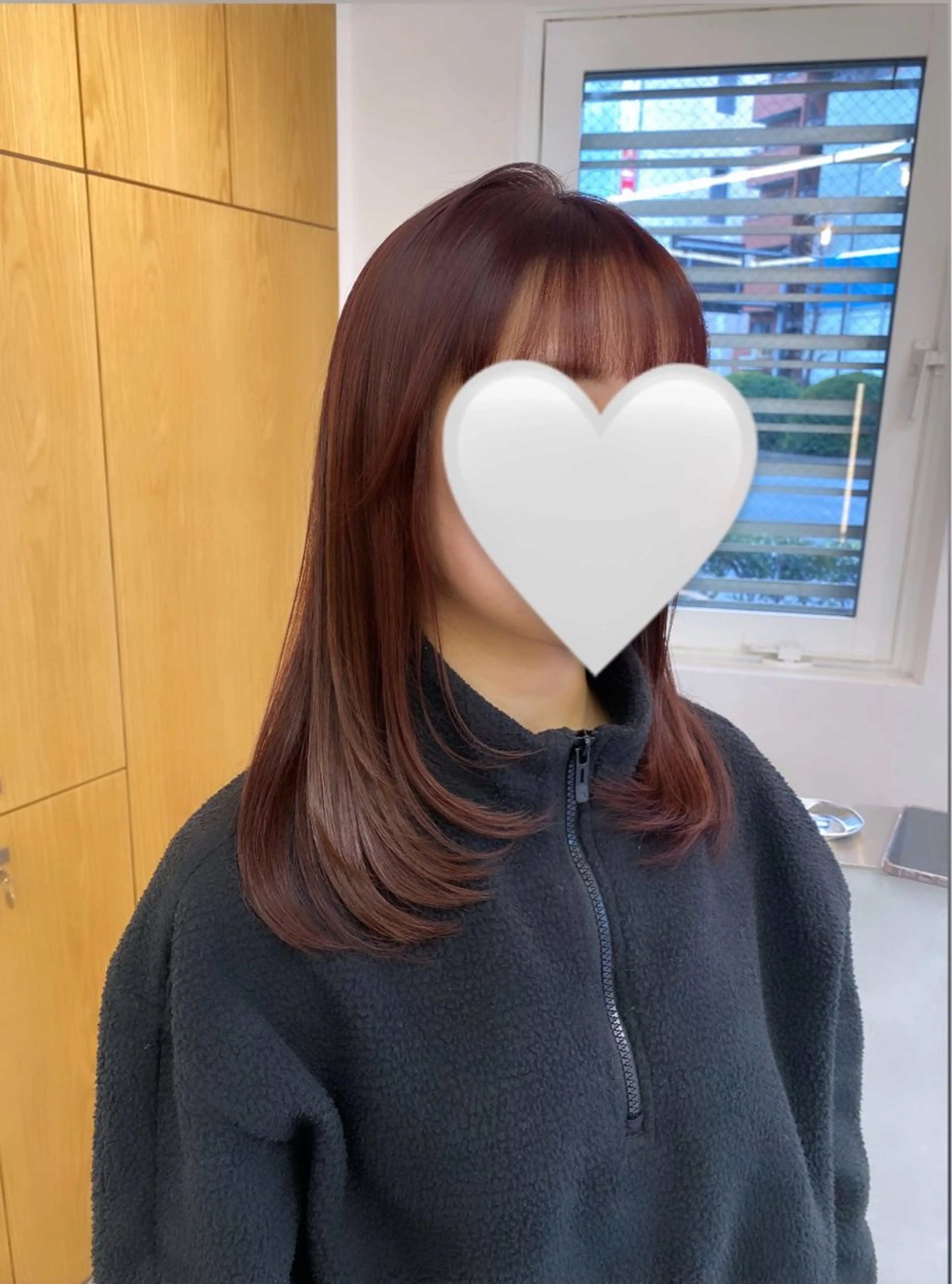 ミディアム レイヤーカット 濱﨑 紅葉のヘアスタイル