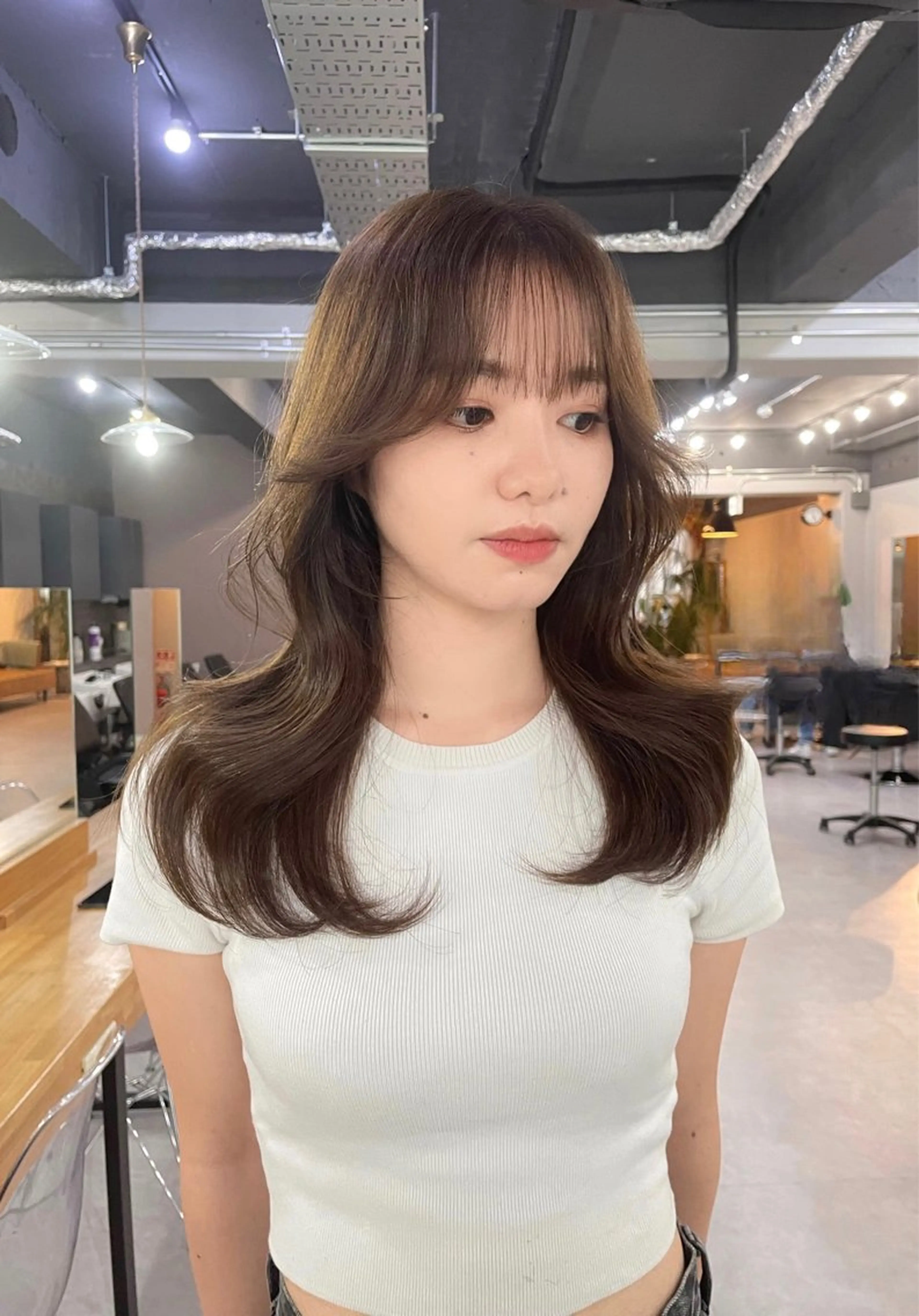 ミディアム カラー カット ヘアカラー トリートメント 西村あきや トレンド韓国ヘアのヘアスタイル