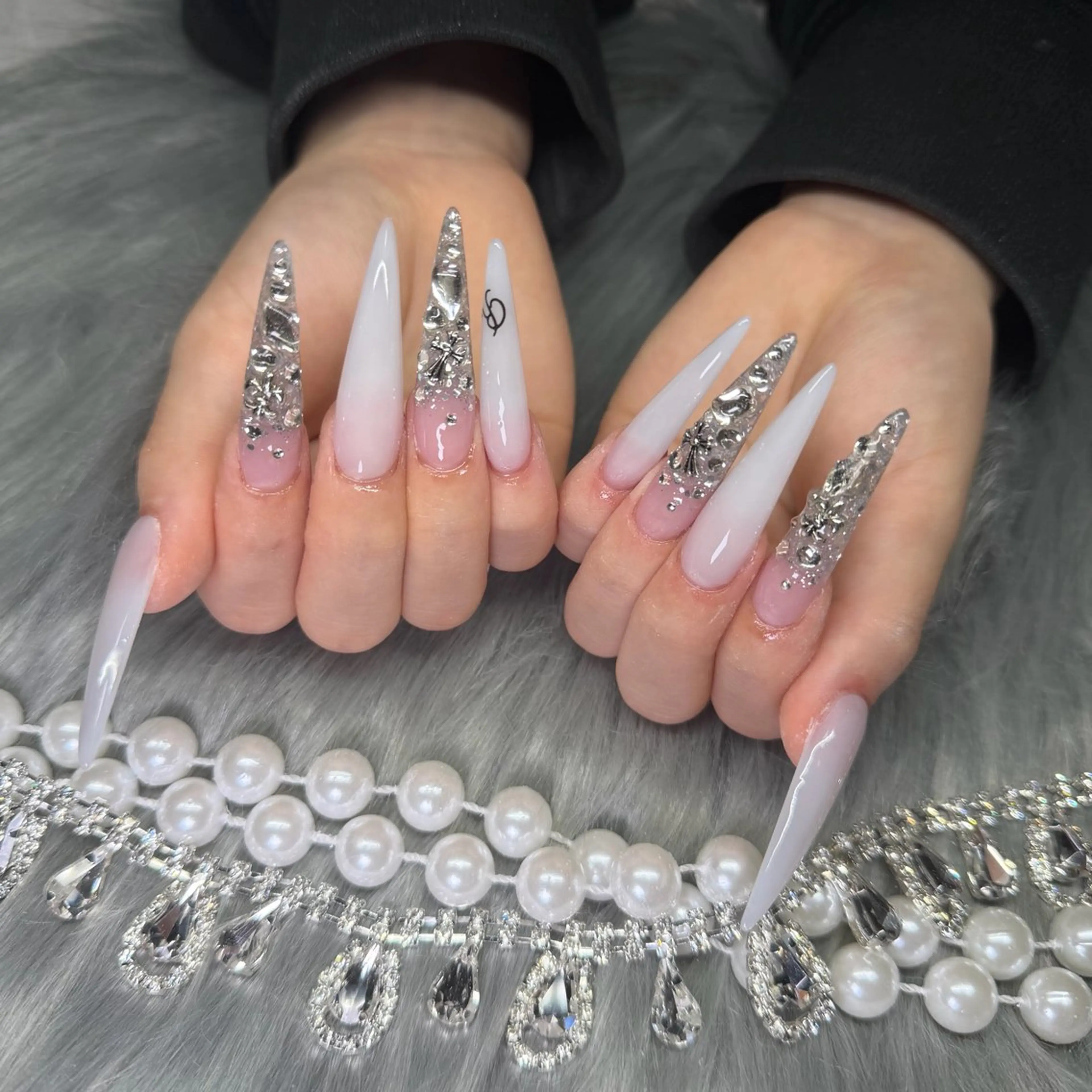 ネイル フレンチネイル ジェルネイル 韓国ネイル ロングネイル マグネットネイル ハンドネイル Nail Salon Grow所属・Nail Salon Growのネイルデザイン