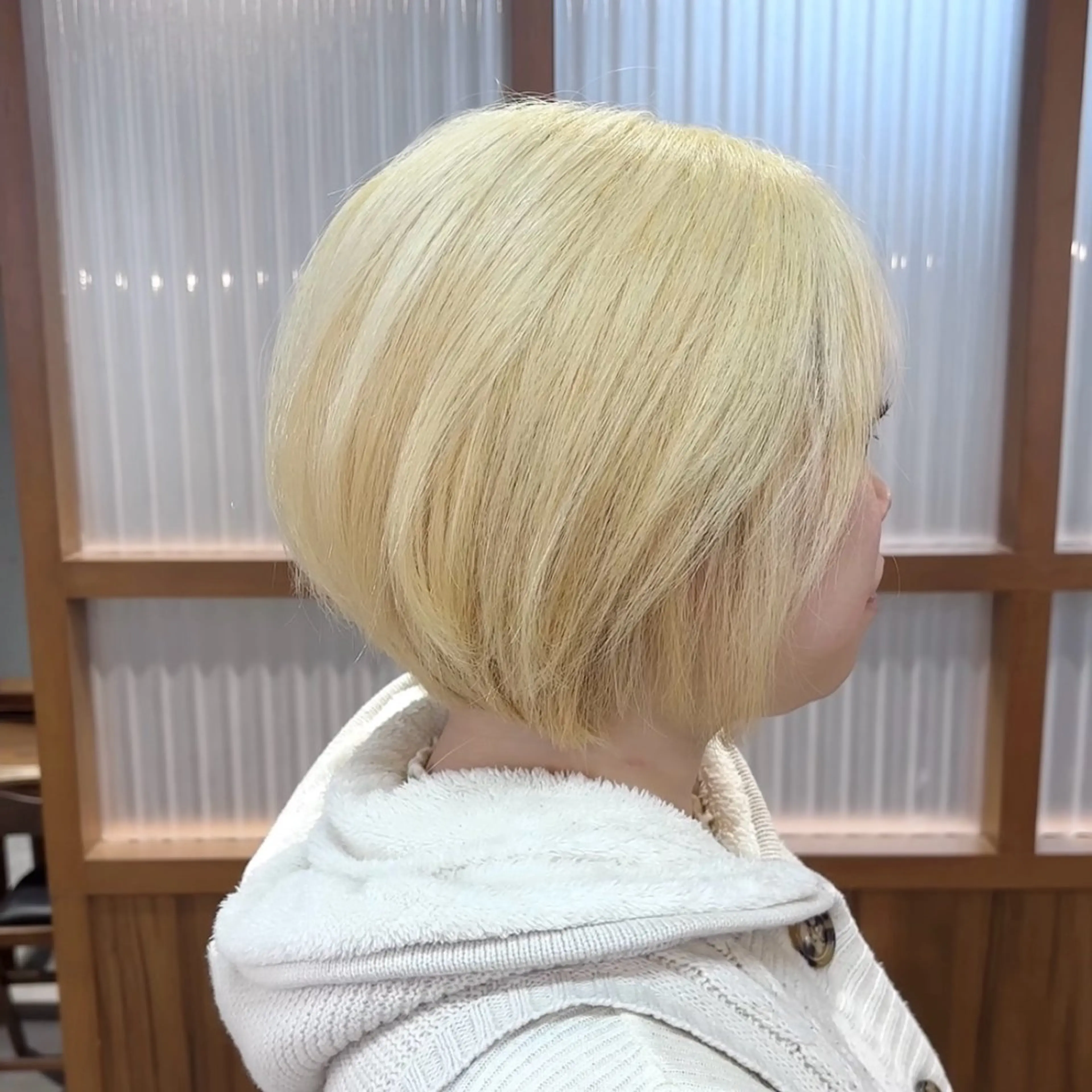 ショート カット ヘアカラー 山口 摩七斗のヘアスタイル
