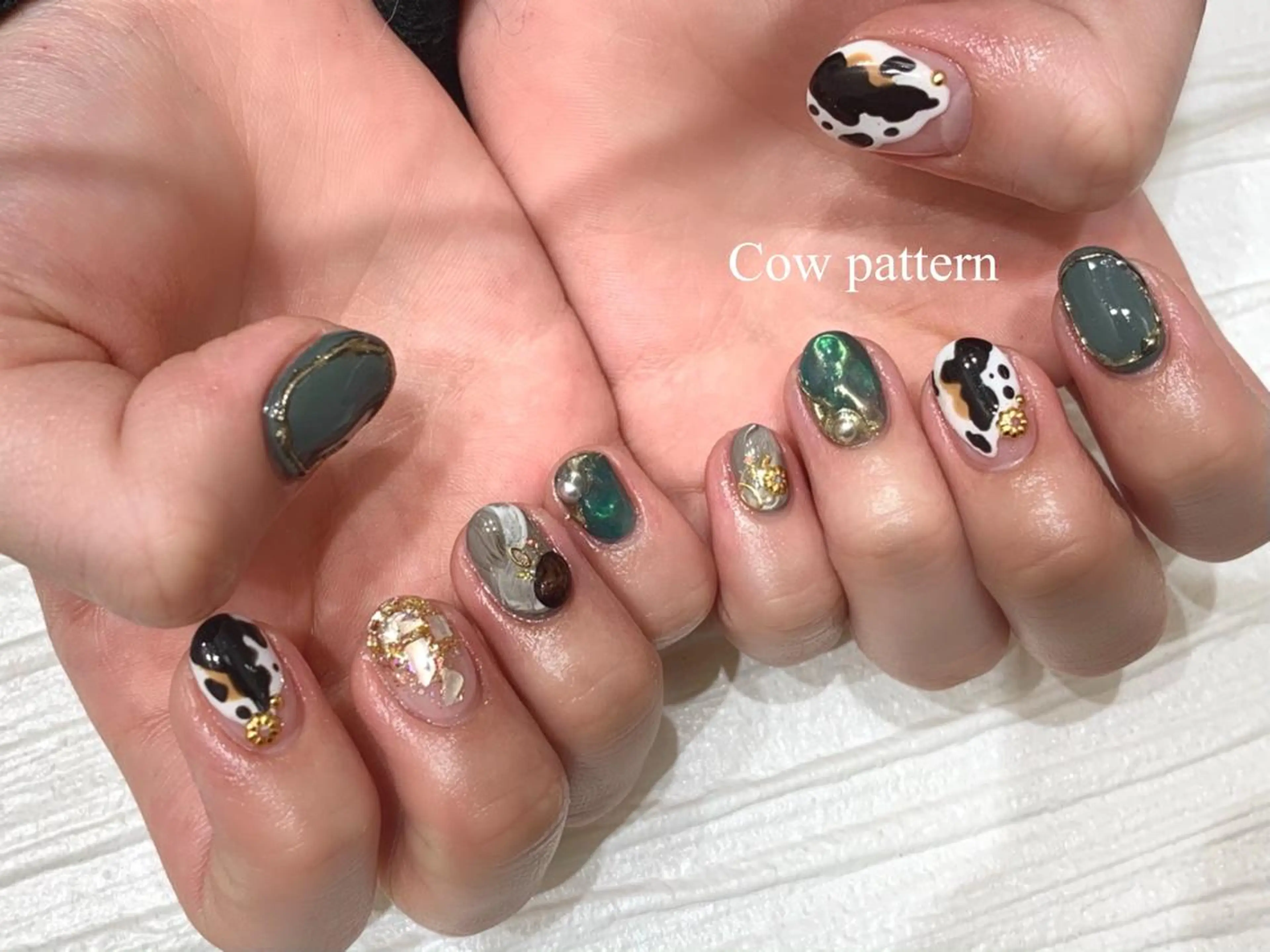 ショート m kaori𓃟のネイルデザイン