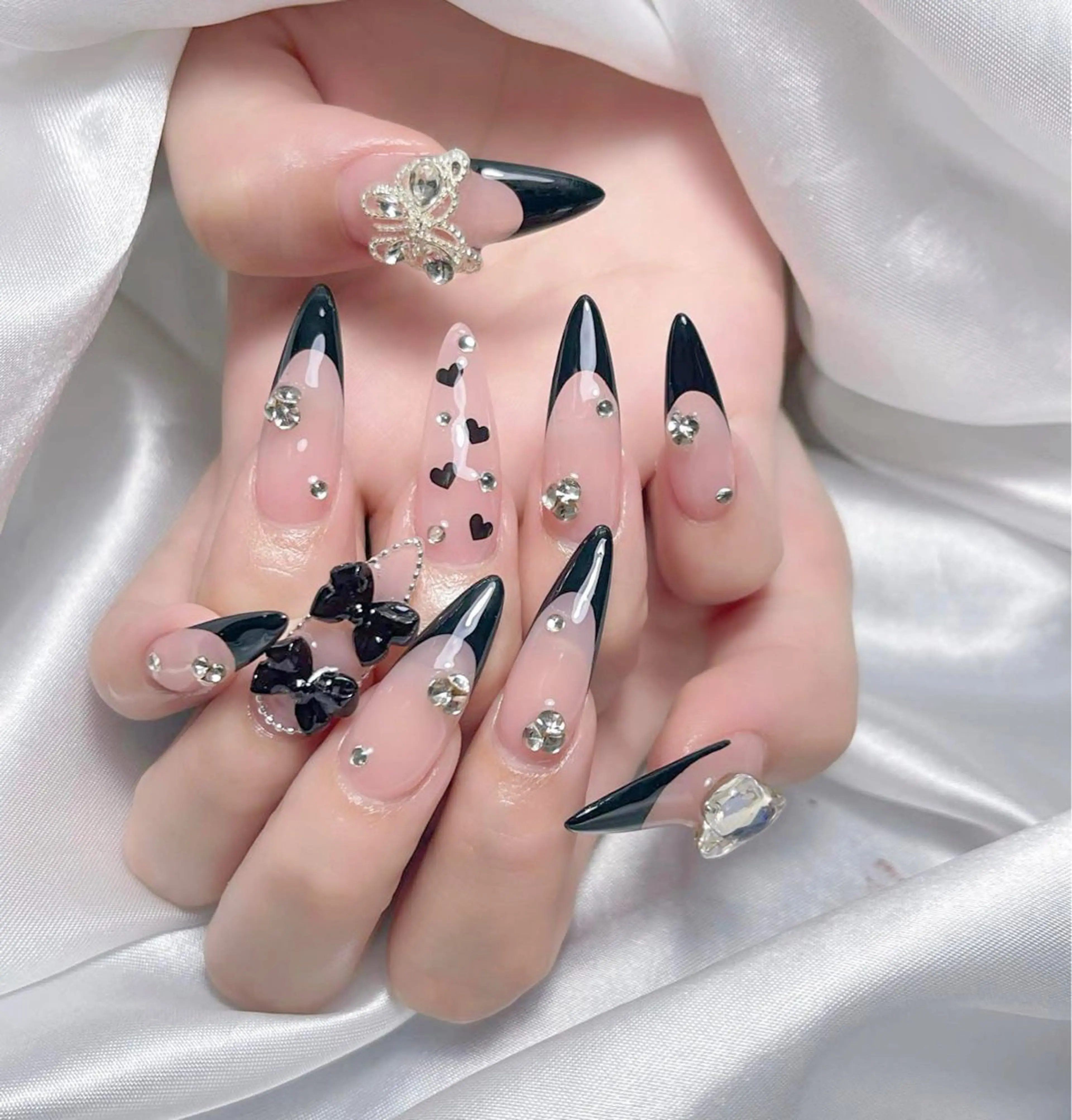 ネイル キラキラネイル 韓国ネイル マグネットネイル 春ネイル ワンホンネイル RUBY Nail 日暮里店のネイルデザイン