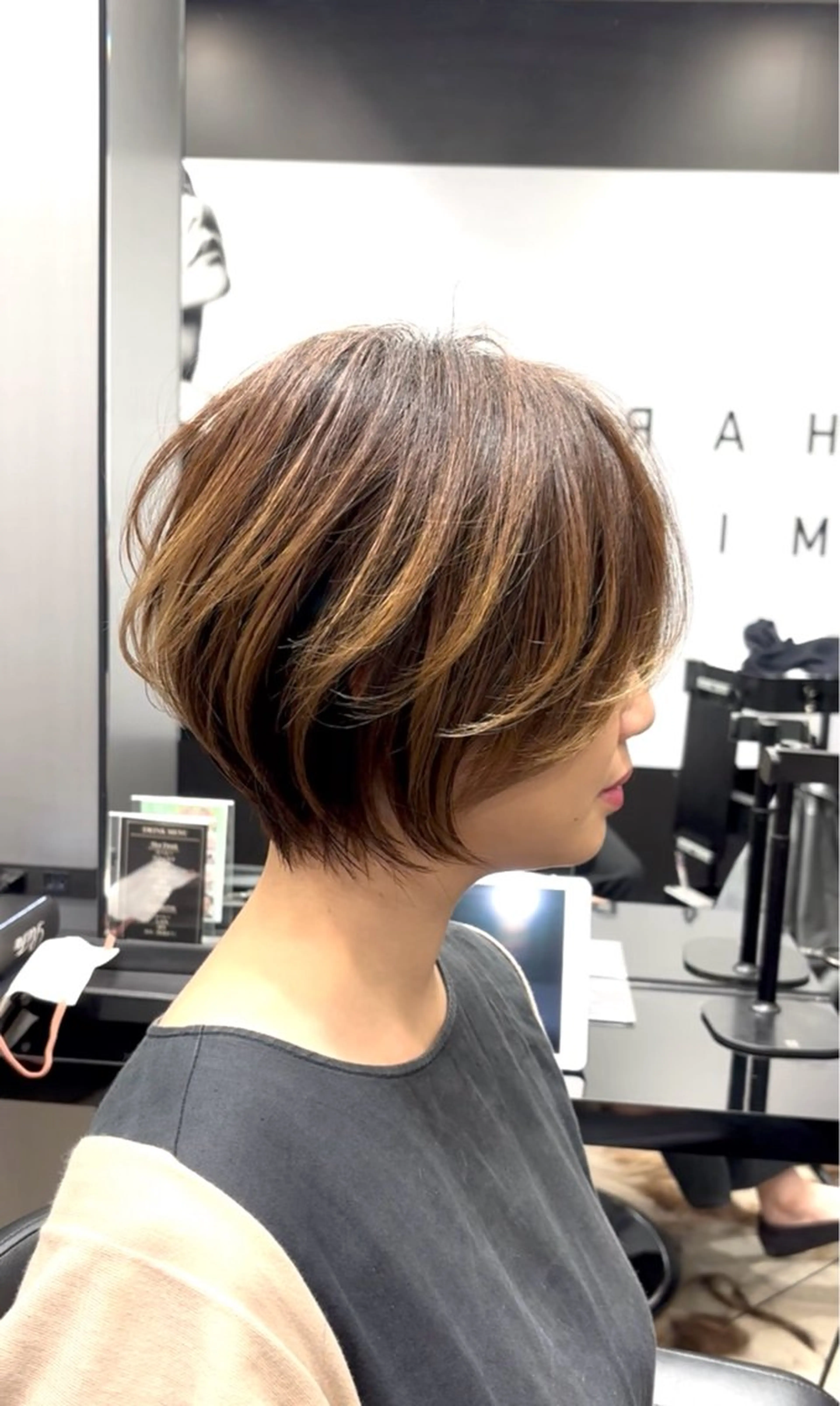 ショート ハイライト ショートヘア カット ヘアカラー HARUKI  MINATO Japan広島紙屋町店所属・hmj紙屋町店 脊戸智志のエステ・リラクイメージ