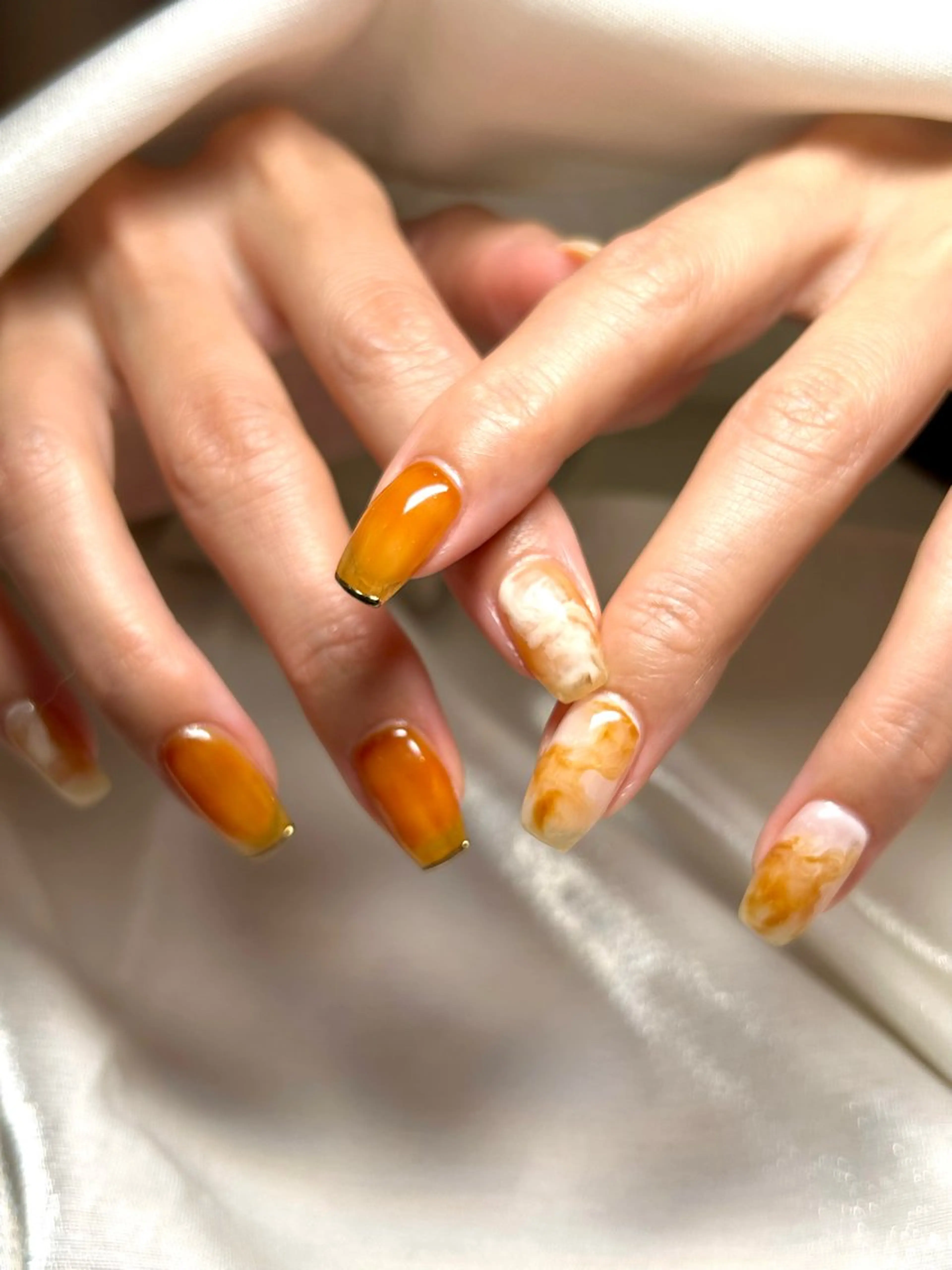ネイル ゴールド ニュアンスネイル ハンドネイル Nailsalon MONA.のネイルデザイン