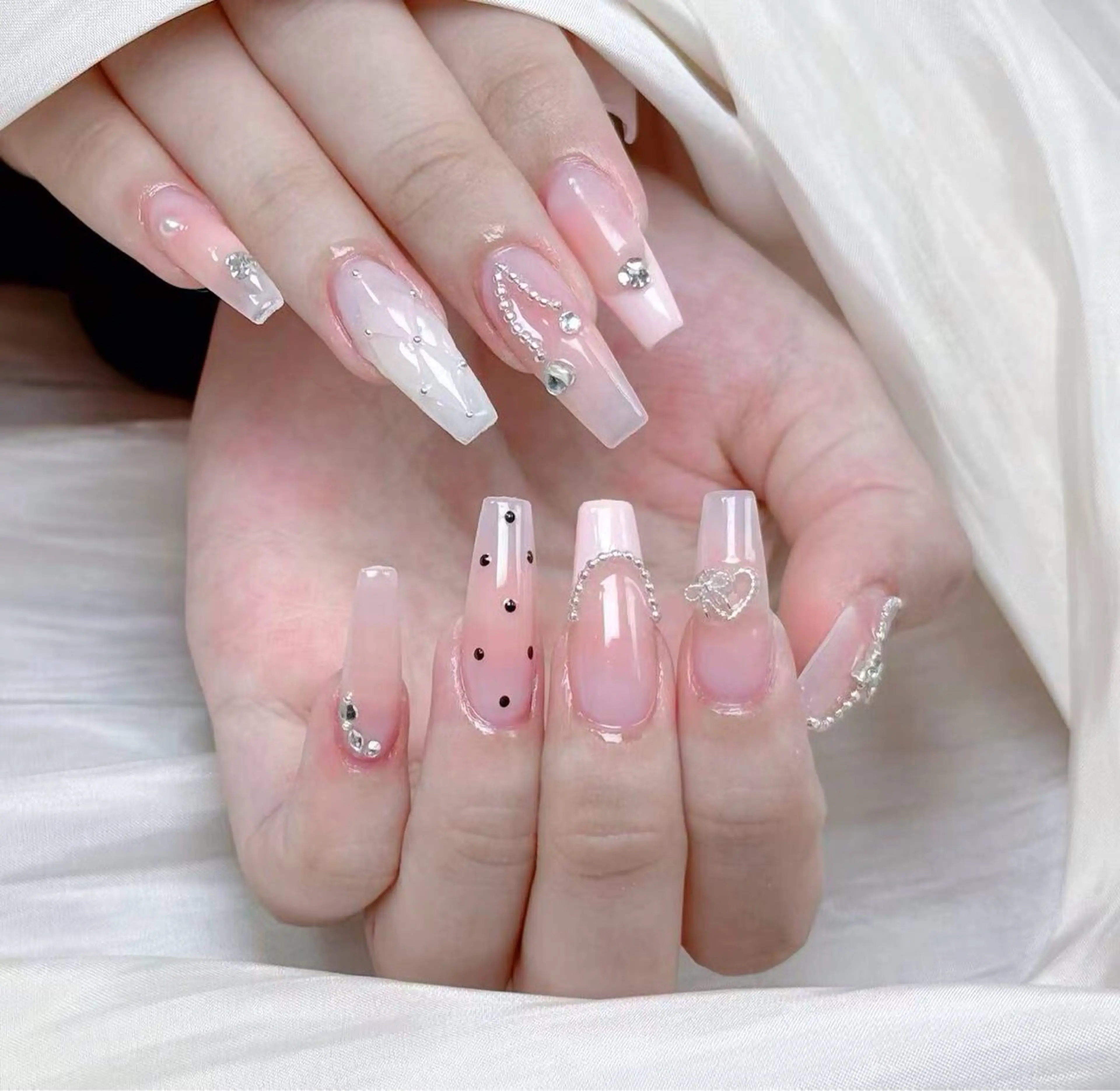 ネイル 小 雨のネイルデザイン