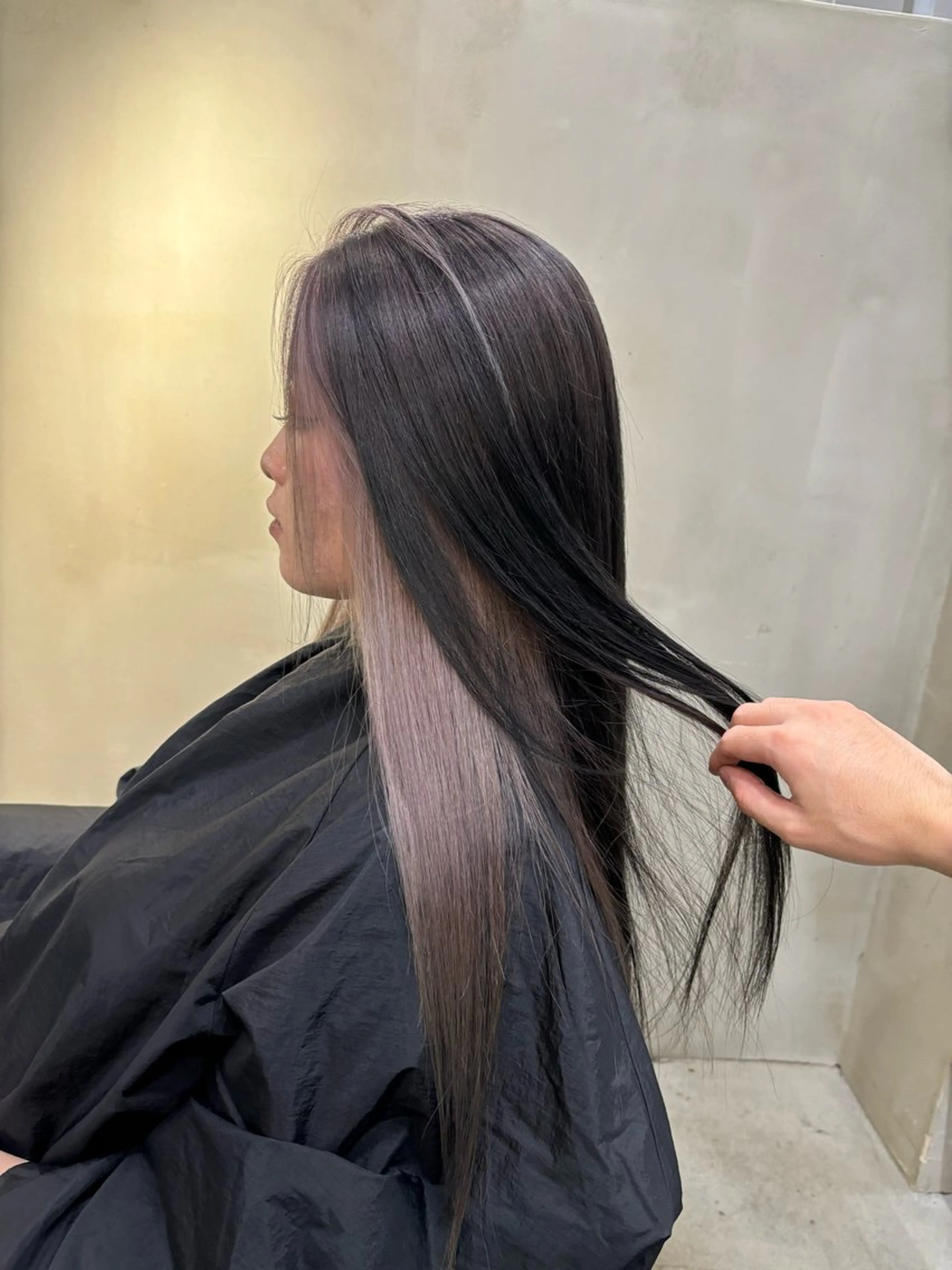 ブリーチ+デザインカラー(インナーカラーなど)+毛髪強化トリートメント(施術時間4時間半​〜​)の写真