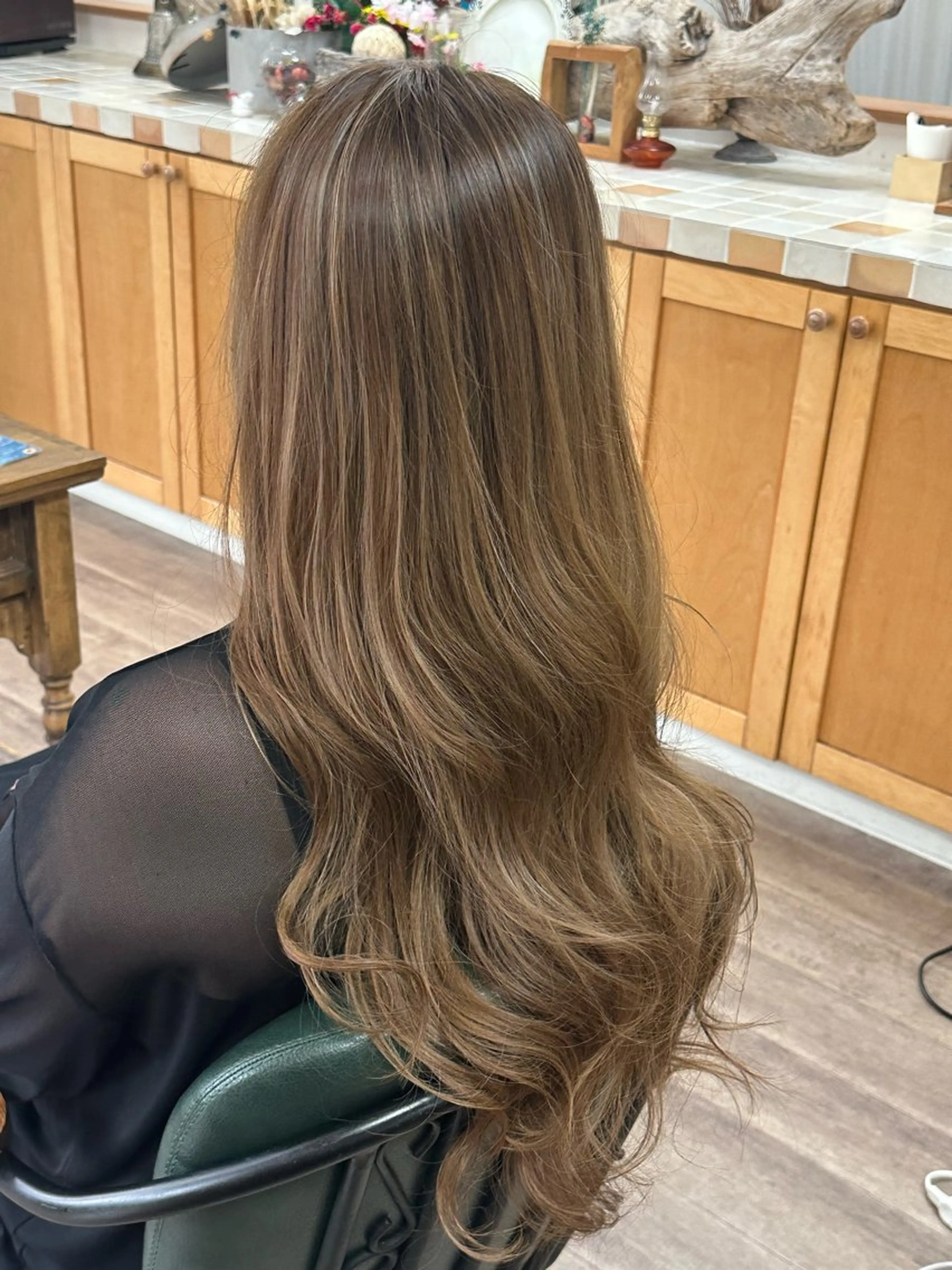 ロング カラー ブリーチ ハイライトカラー ハイライト ヘアカラー rebloom所属・山之内匠/艶カラー/ ハイトーン/ブリーチのヘアスタイル