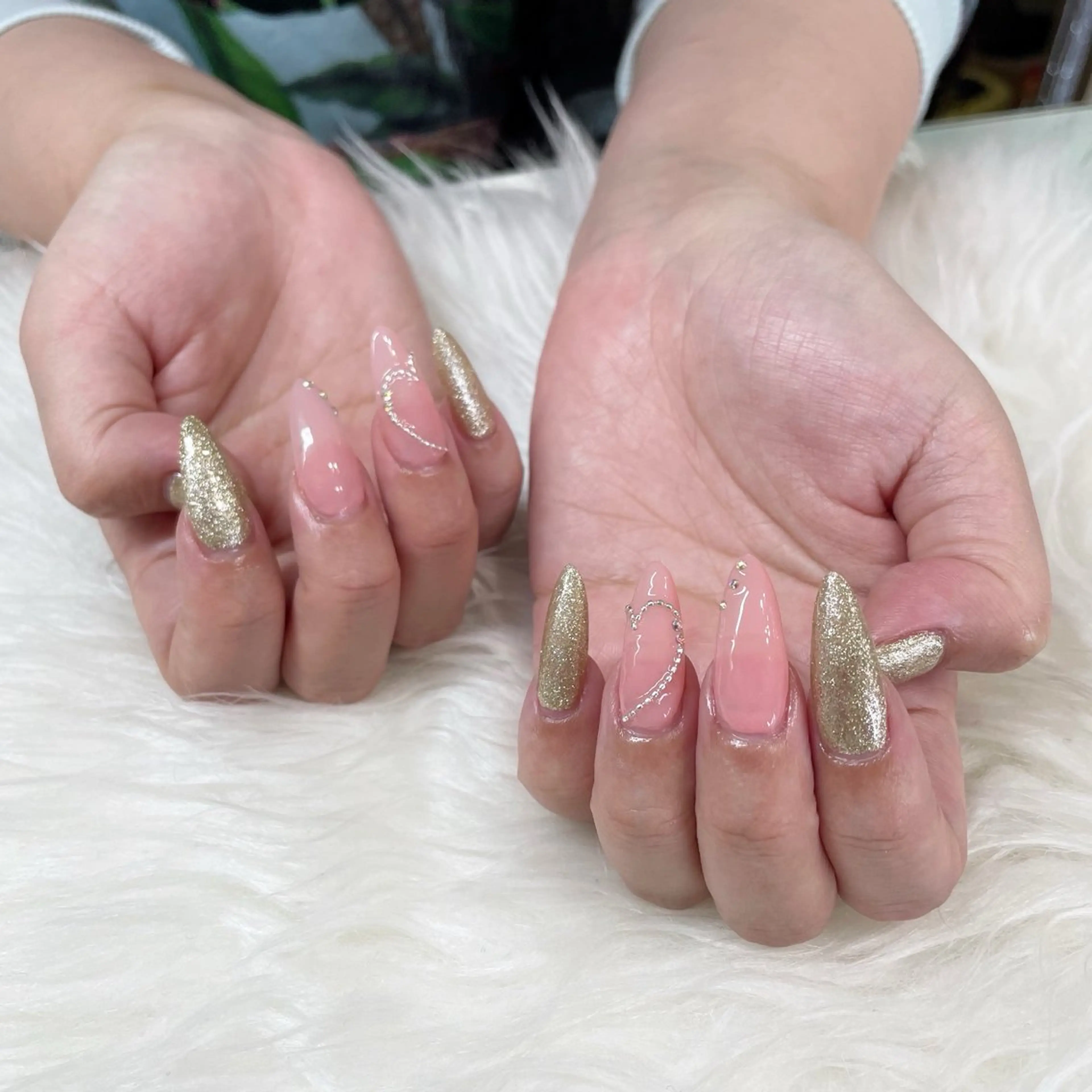 ロング see love gritterのネイルデザイン