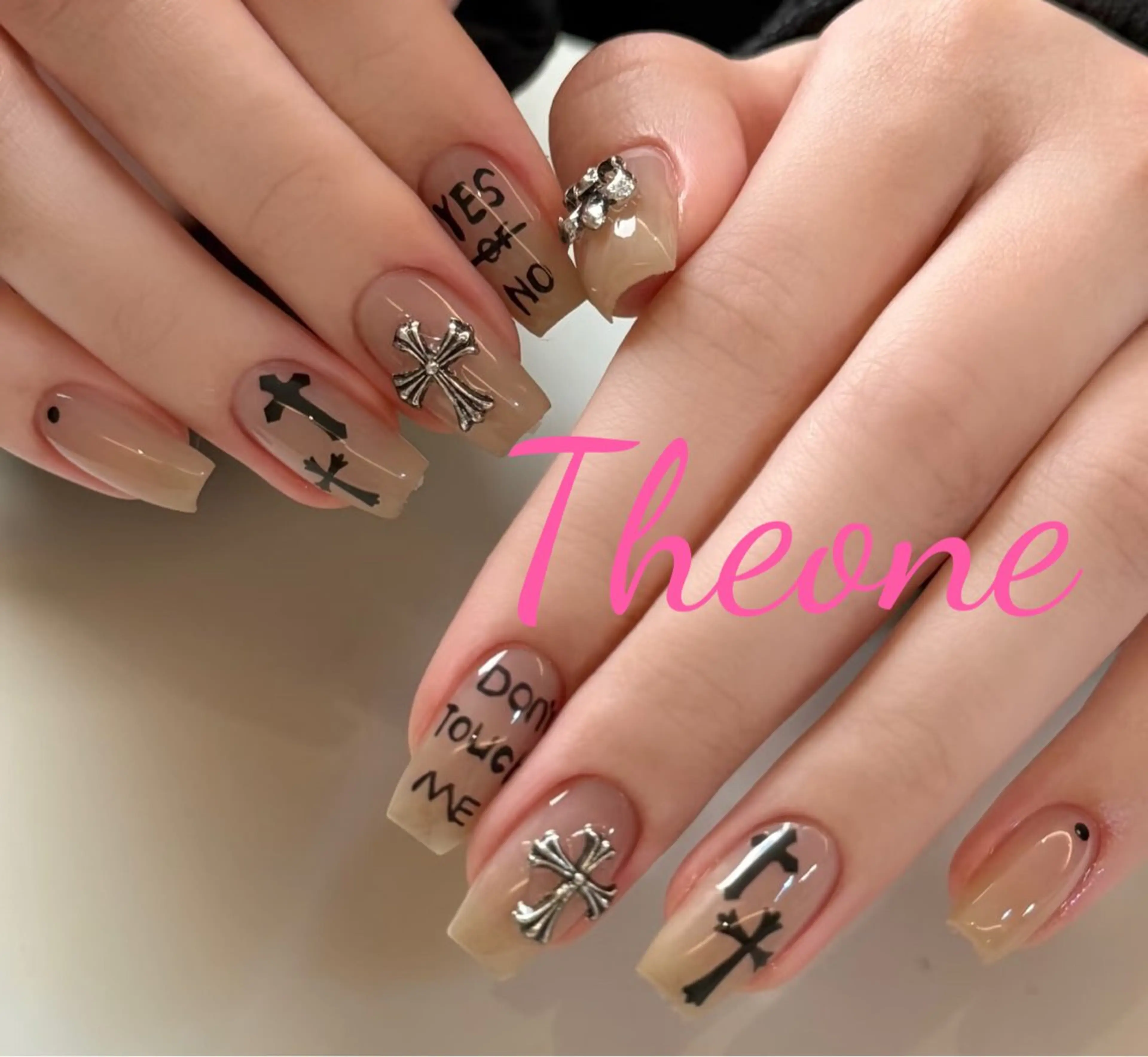 ネイル THE ONE 杉山のネイルデザイン