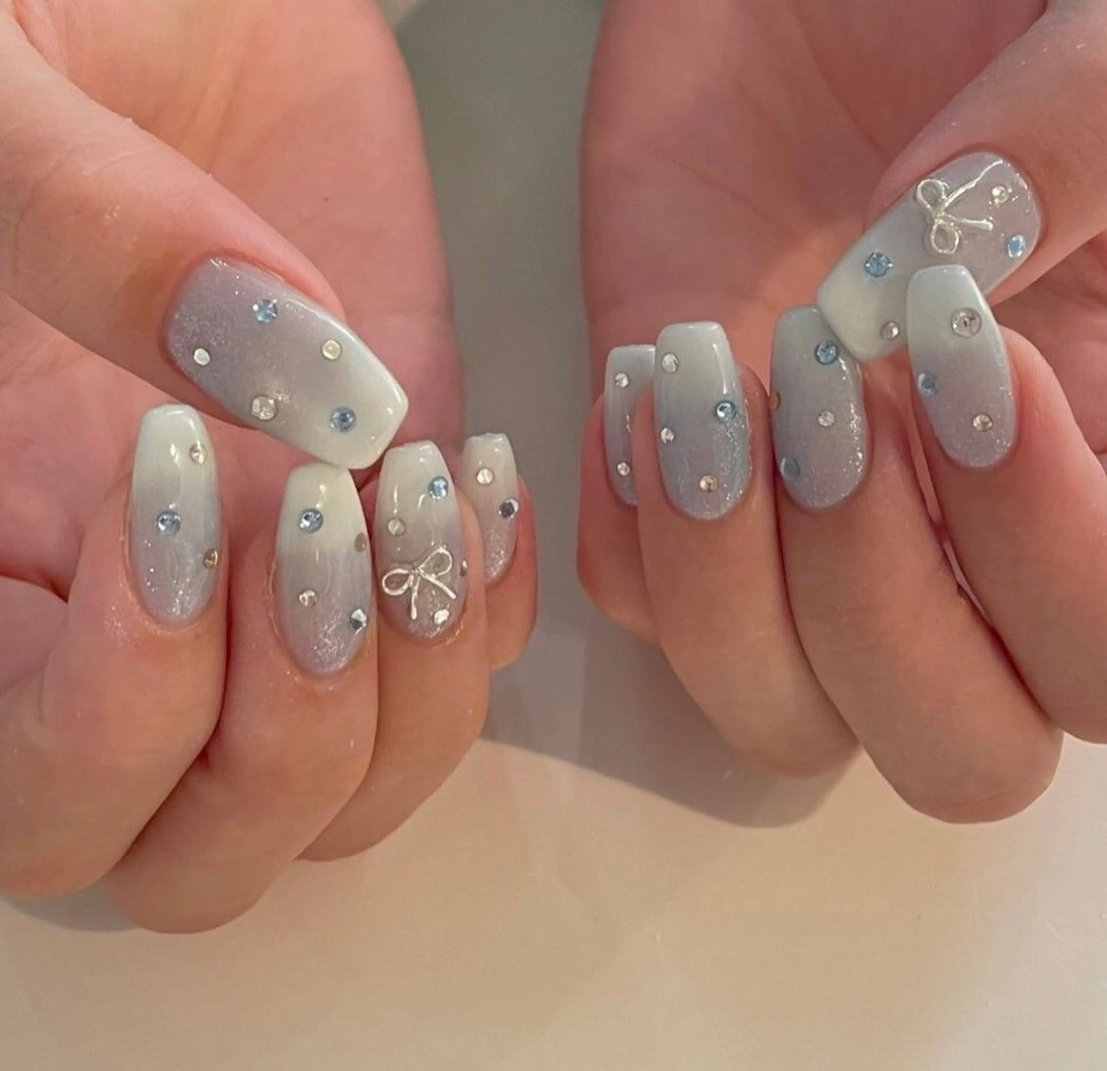 ネイル グラデーション ラメ(グリッター) マグネットネイル ミラーネイル ニュアンスネイル ハンドネイル Lumi de nails所属・Lumi de nailsのネイルデザイン