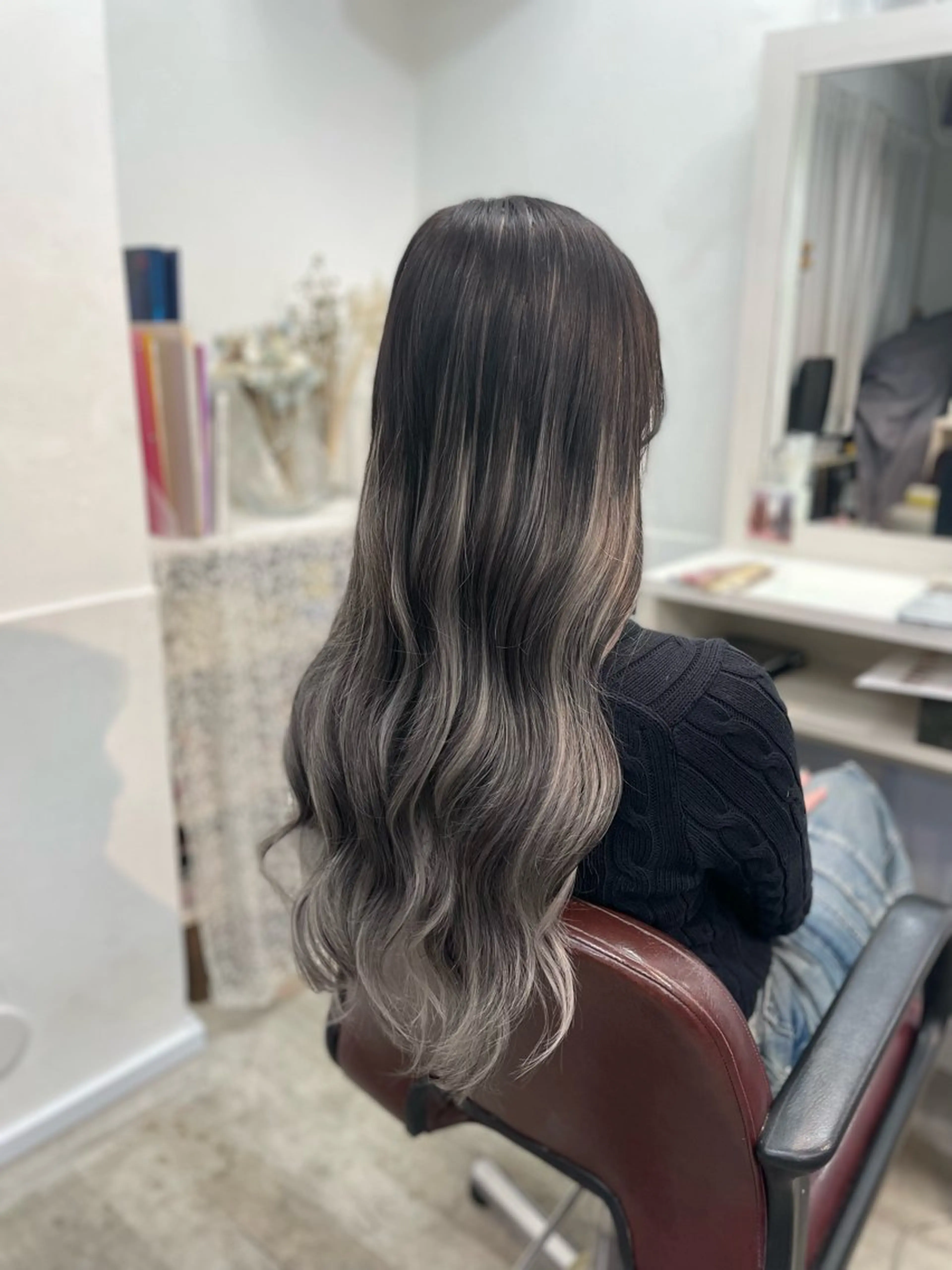 ロング カラー バレイヤージュ レイヤーカット ロング カット ヘアカラー エクステ ヘアセット 韓国ヘア🤍髪質改善 🇰🇷AKANEのヘアスタイル