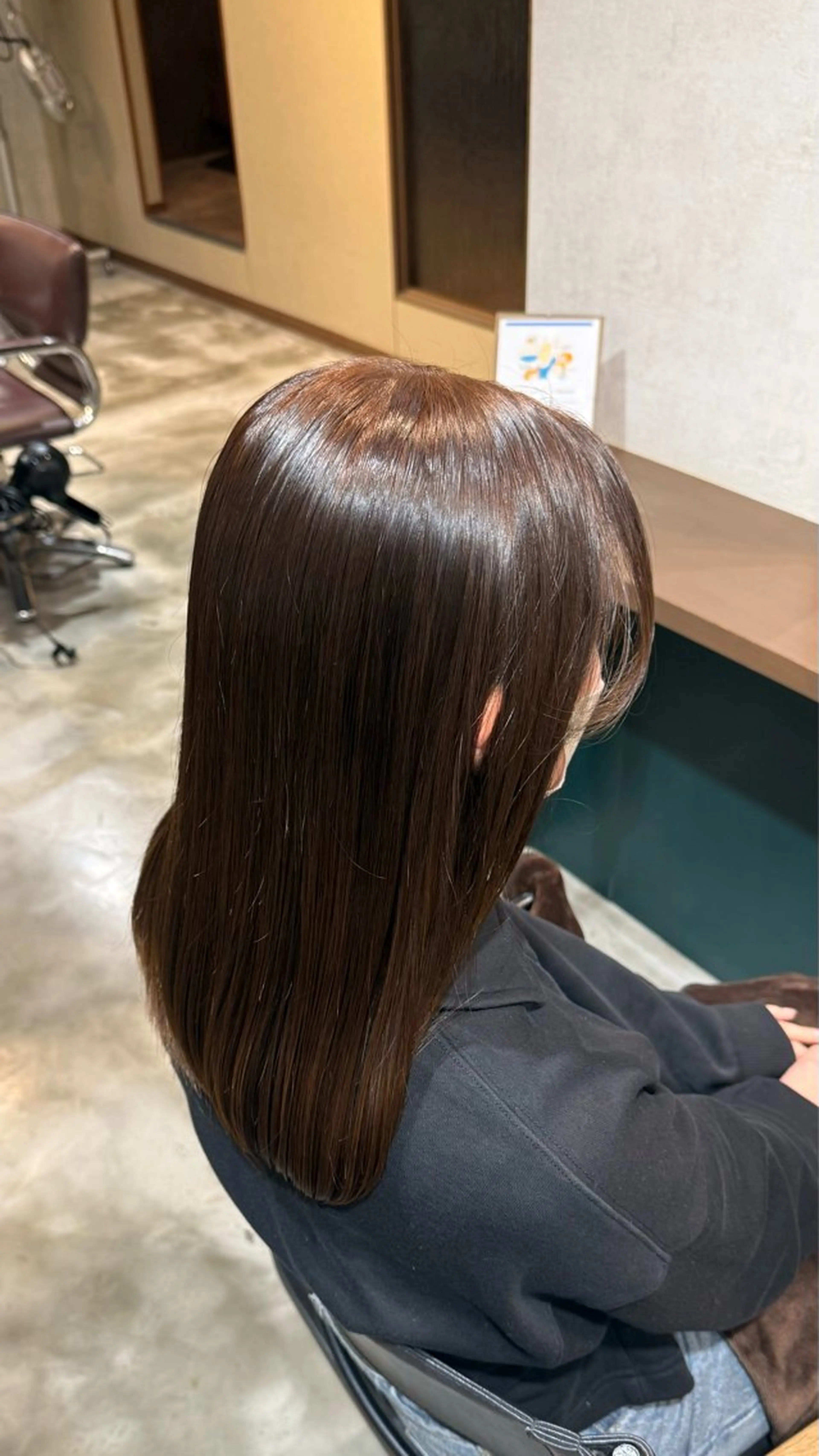 カラー 江利川 紫音のヘアスタイル