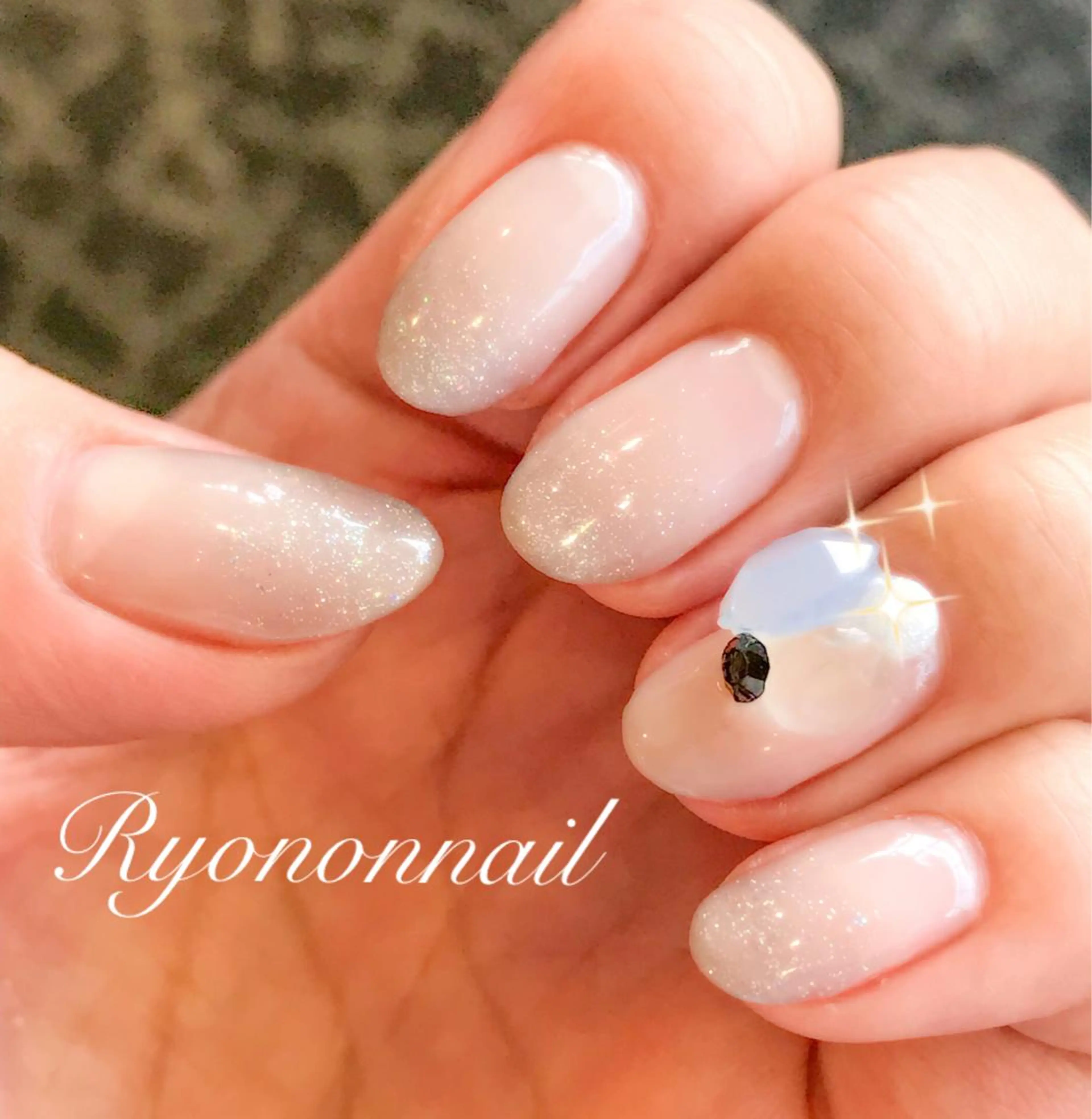 ネイル ストーンネイル Ryononnail(リョノンネイル)所属・Ryononnail 上谷典子のネイルデザイン