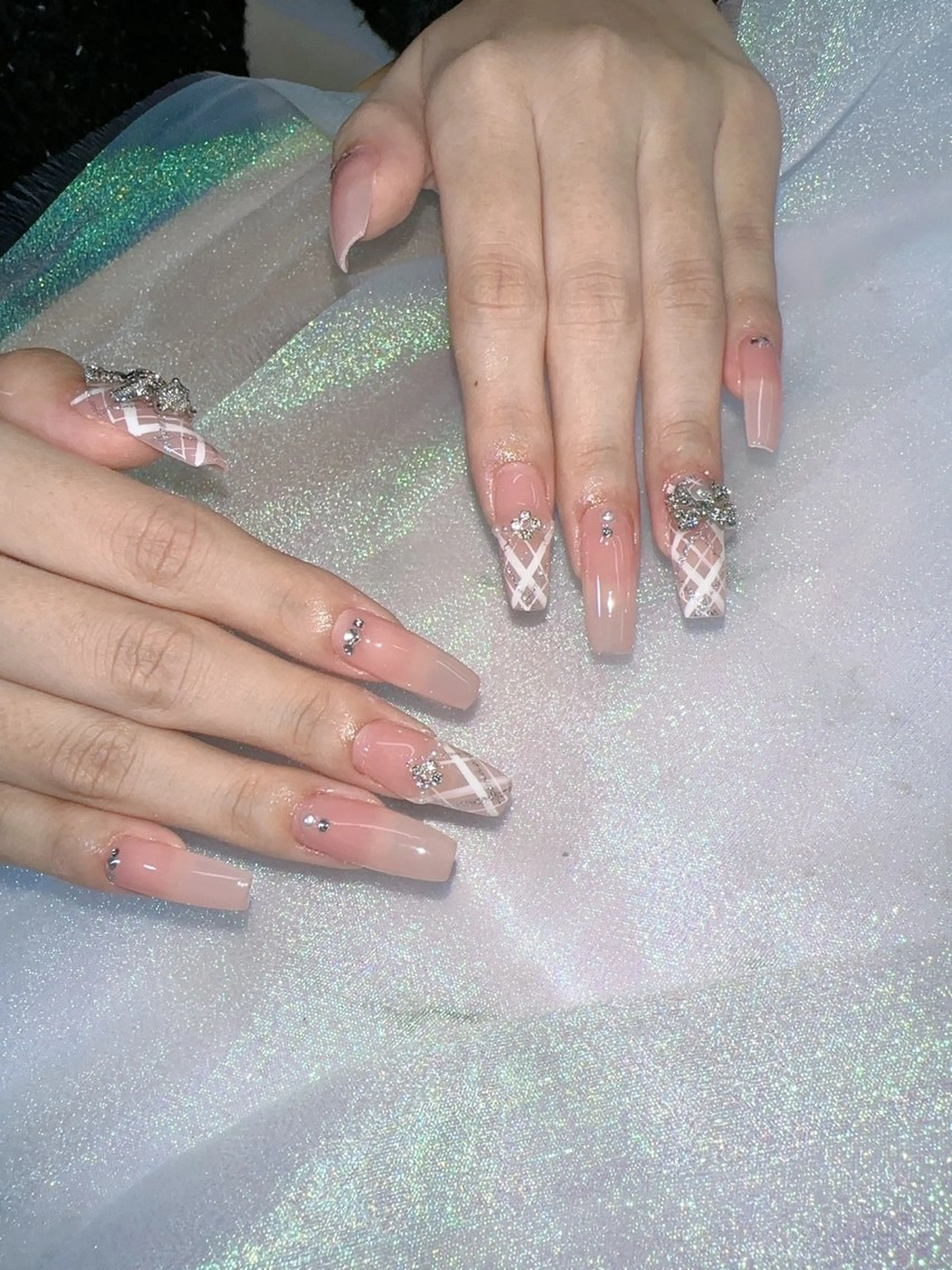 ネイル Hey🌈NAIL 長さ出し専門店のネイルデザイン