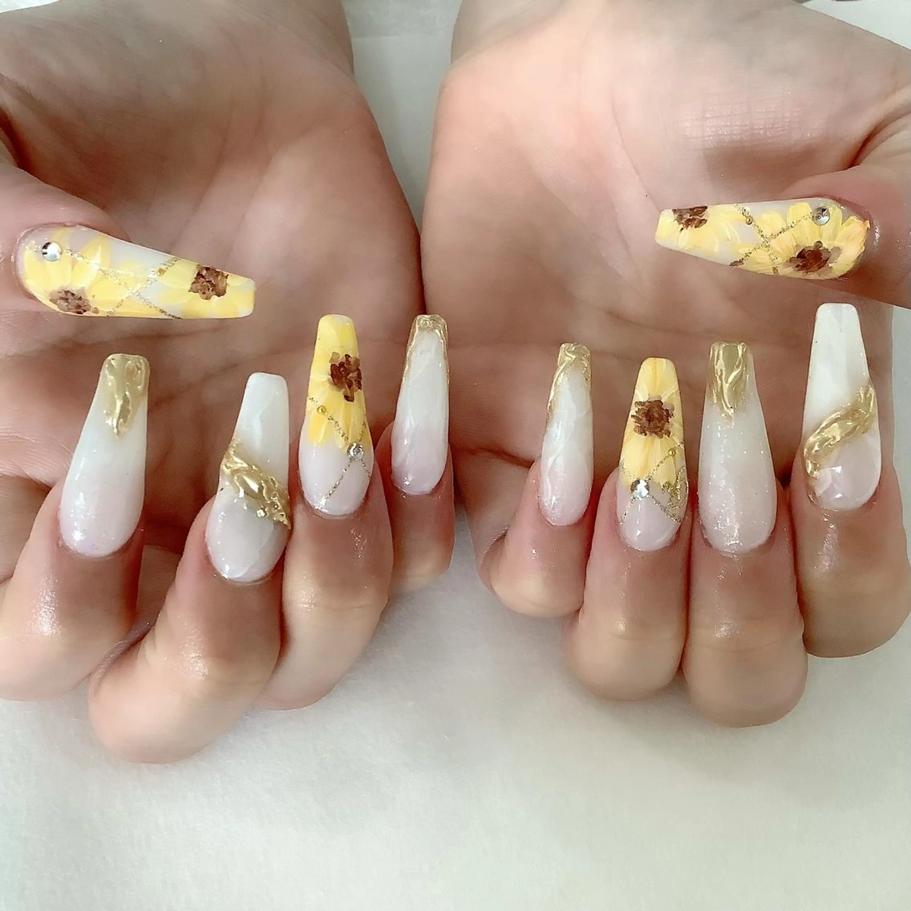 ネイル ハンドネイル 💎🐰 saki. m 🐰💎のネイルデザイン