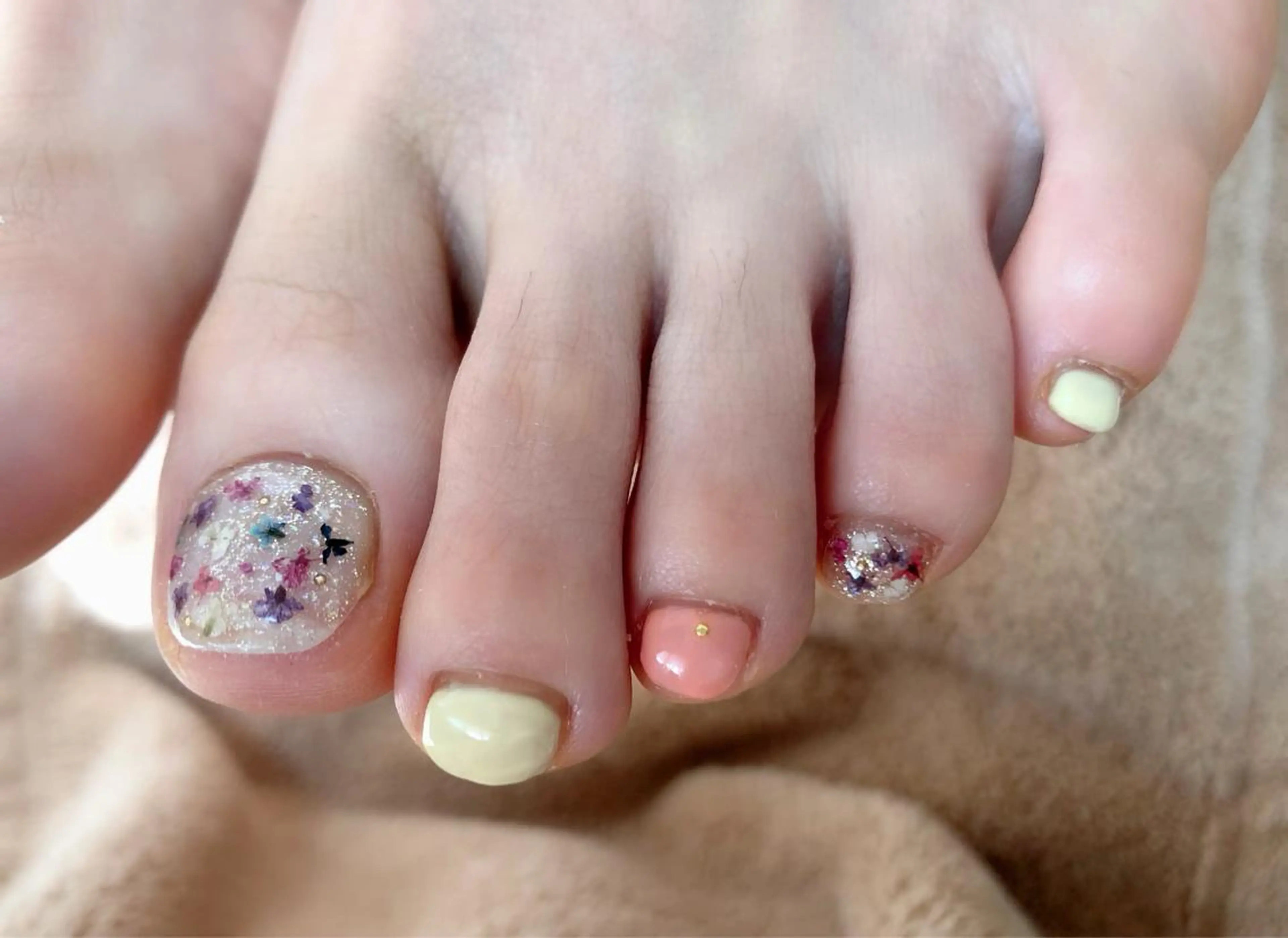 ネイル フットネイル t. yoshizawaのネイルデザイン