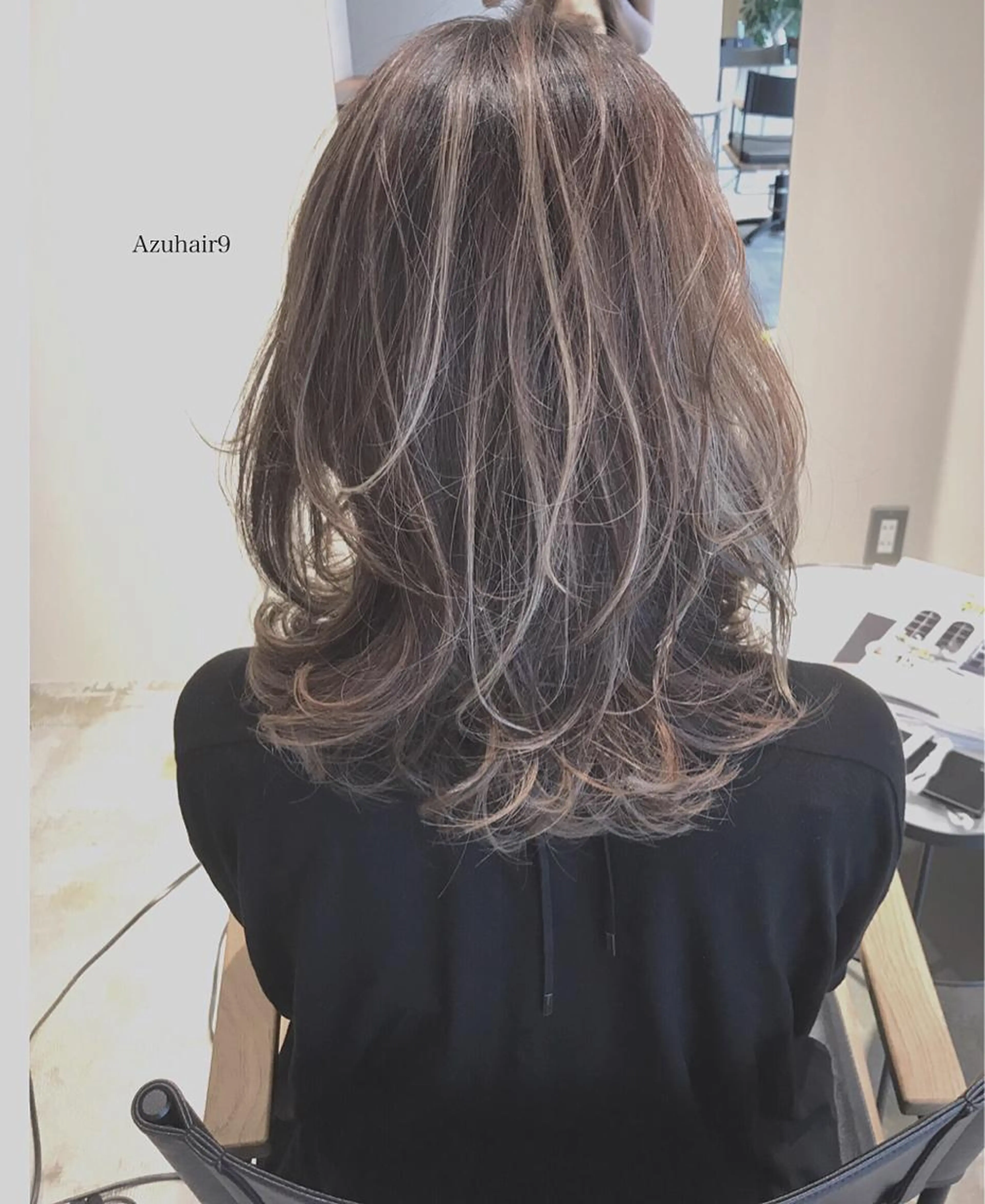 カット➕ハイライトカラー🌿（ケアブリーチ使用）の写真