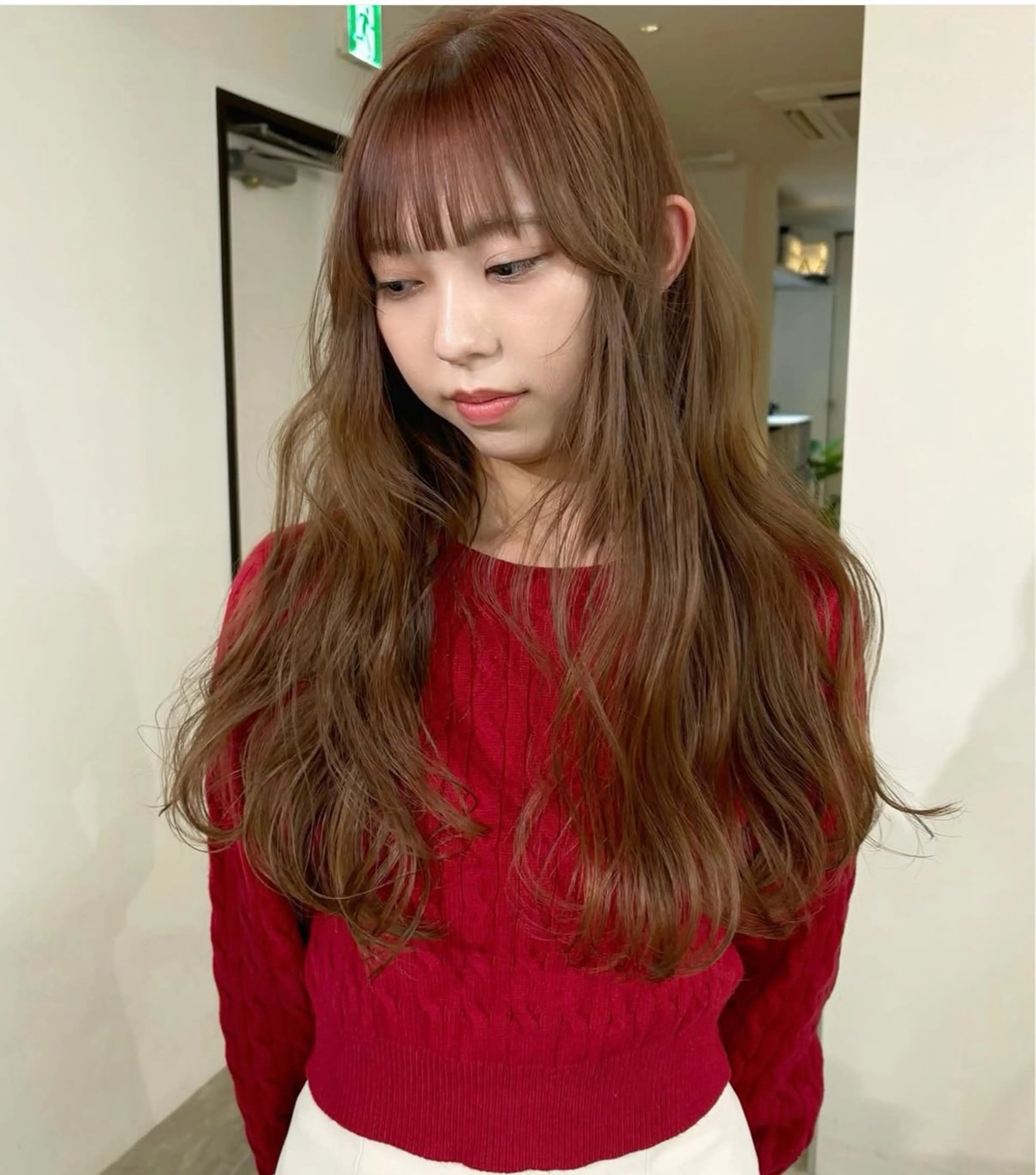 ロング カラー ベージュカラー ブリーチ ヘアカラー niko_saga_hairmake所属・アヤカ （AYAKA）のヘアスタイル