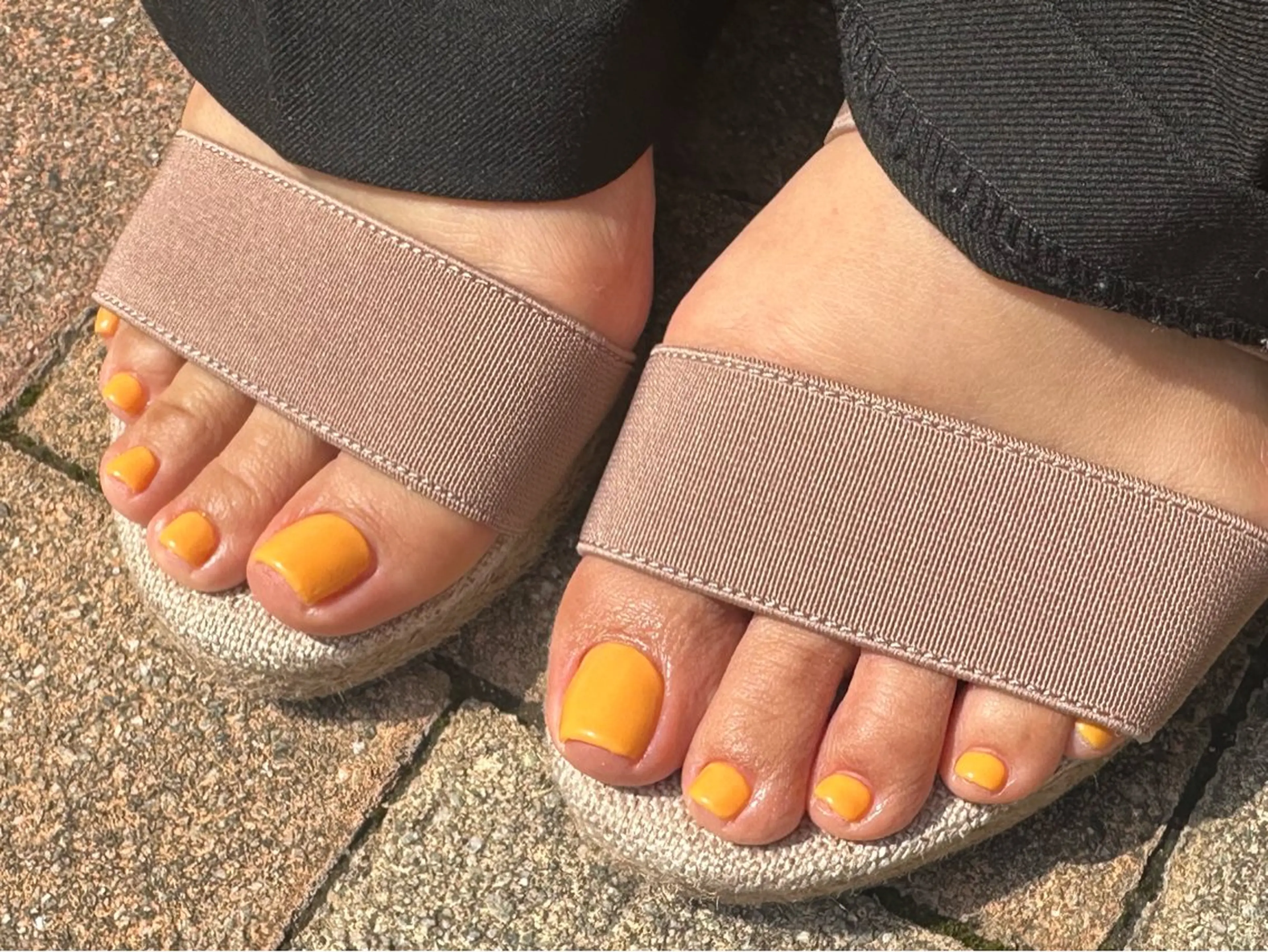 ネイル フットネイル TotalBeautysalonCURE所属・CURE 朱梨のネイルデザイン