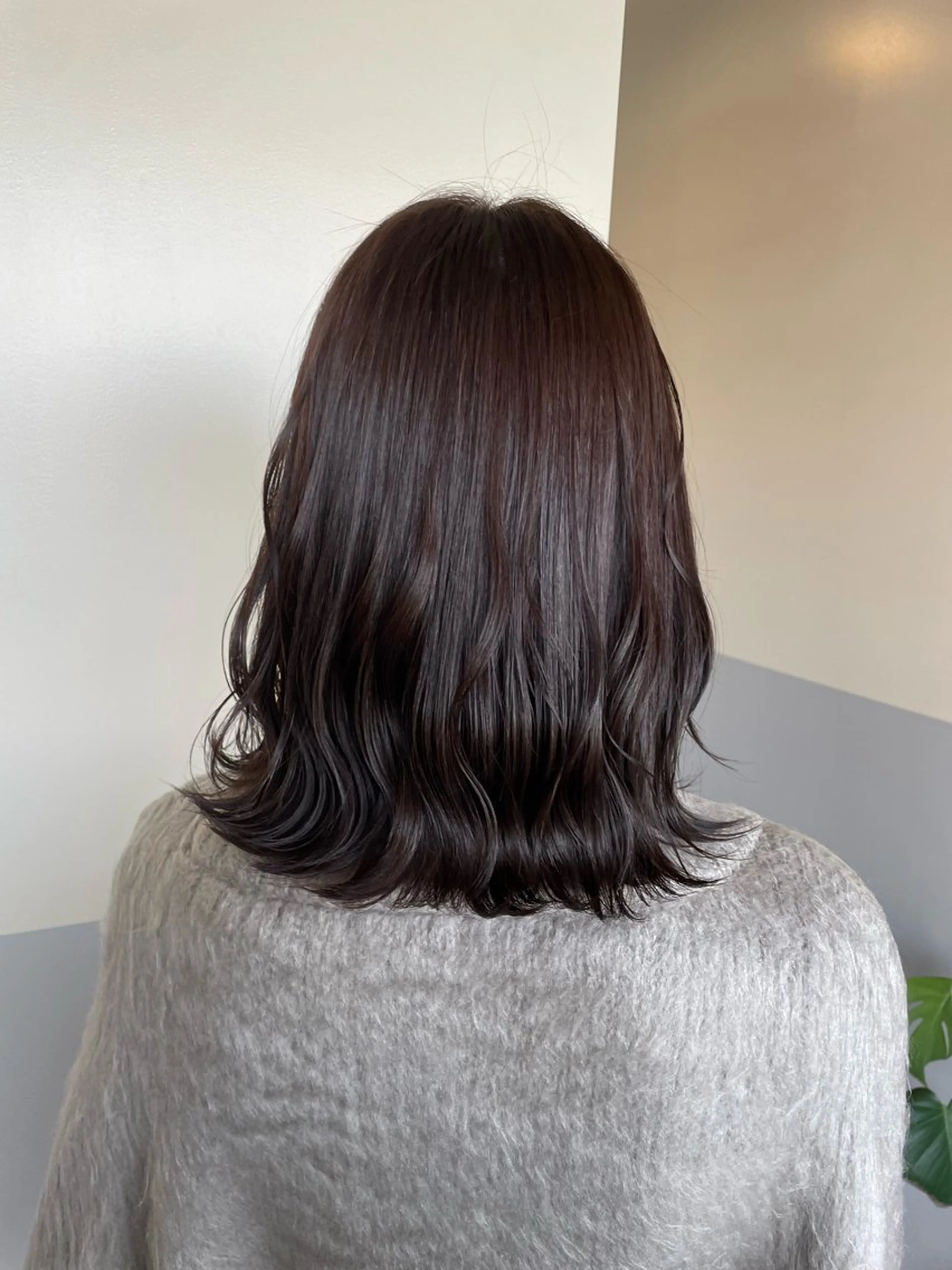 ミディアム 小久保 里紗のヘアスタイル